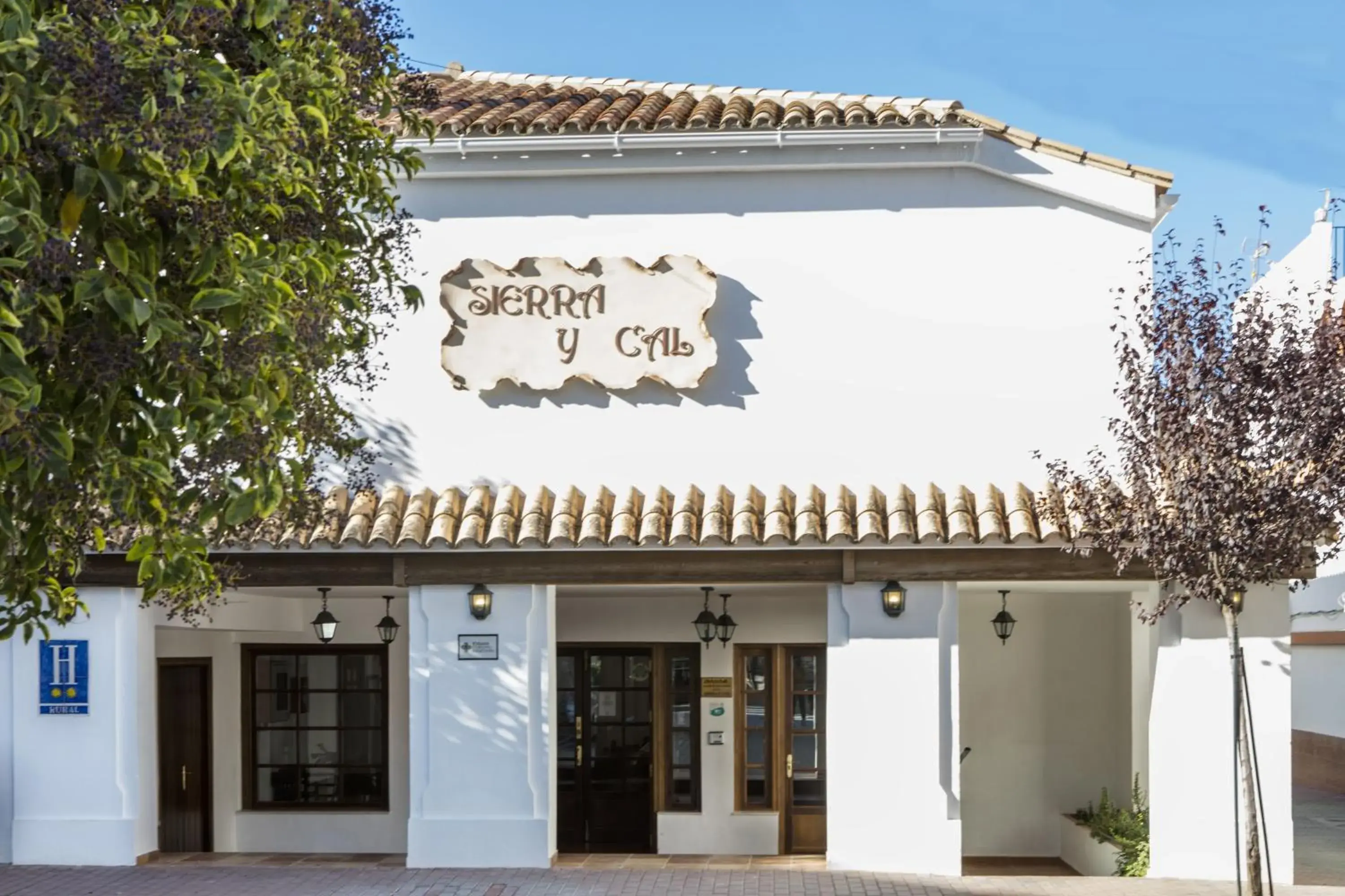 Property building in Hotel Tugasa Sierra y Cal Property building in Hotel Tugasa Sierra y Cal
