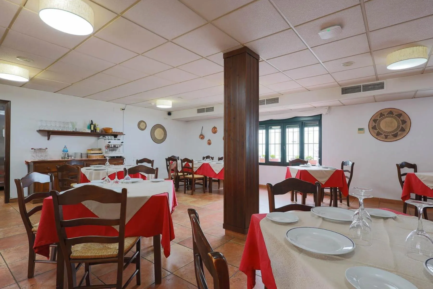 Restaurant/places to eat in Hotel Tugasa Sierra y Cal