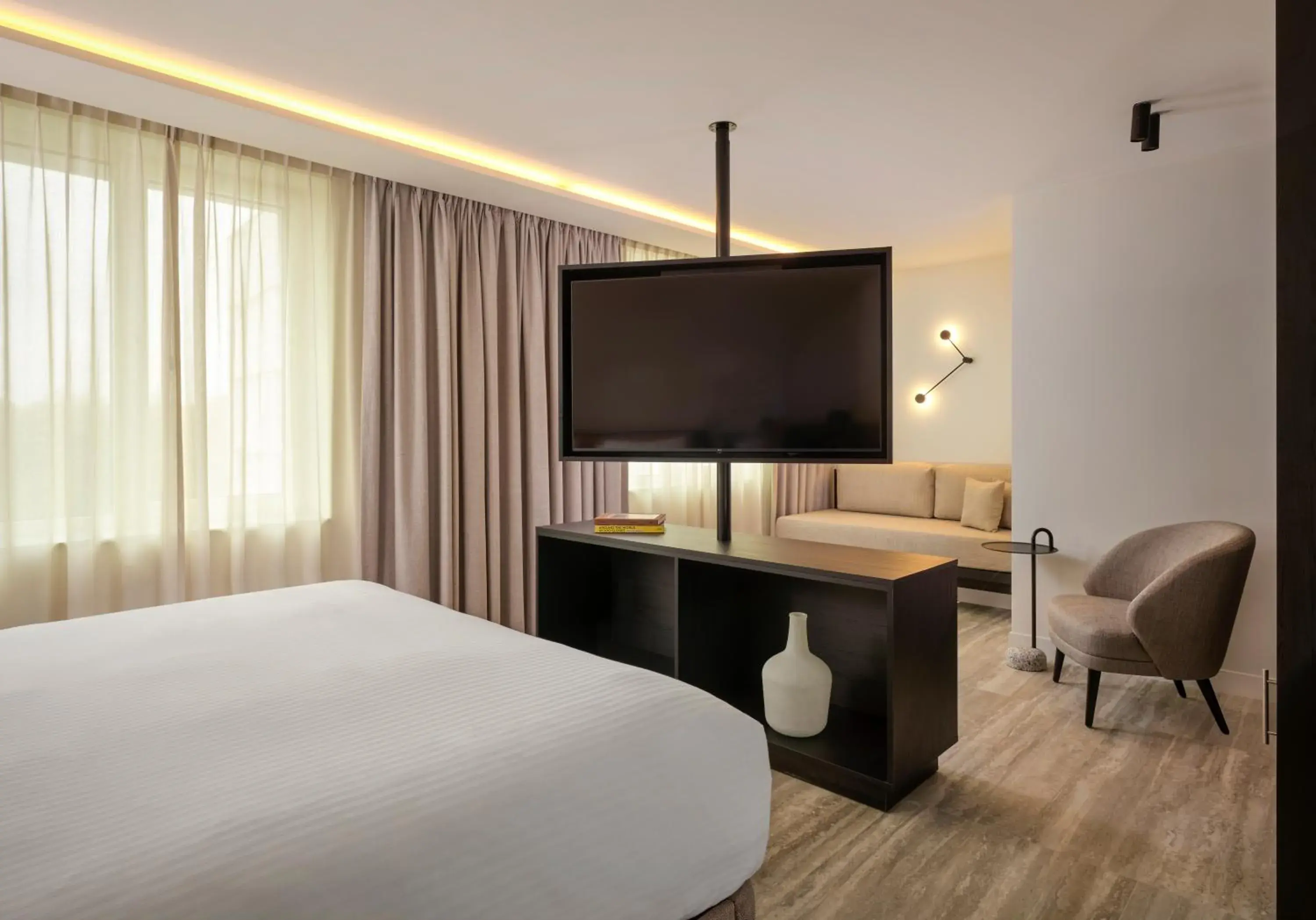 Junior Suite with One King Bed in Courtyard by Marriott Ghent Junior Suite with One King Bed in Courtyard by Marriott Ghent