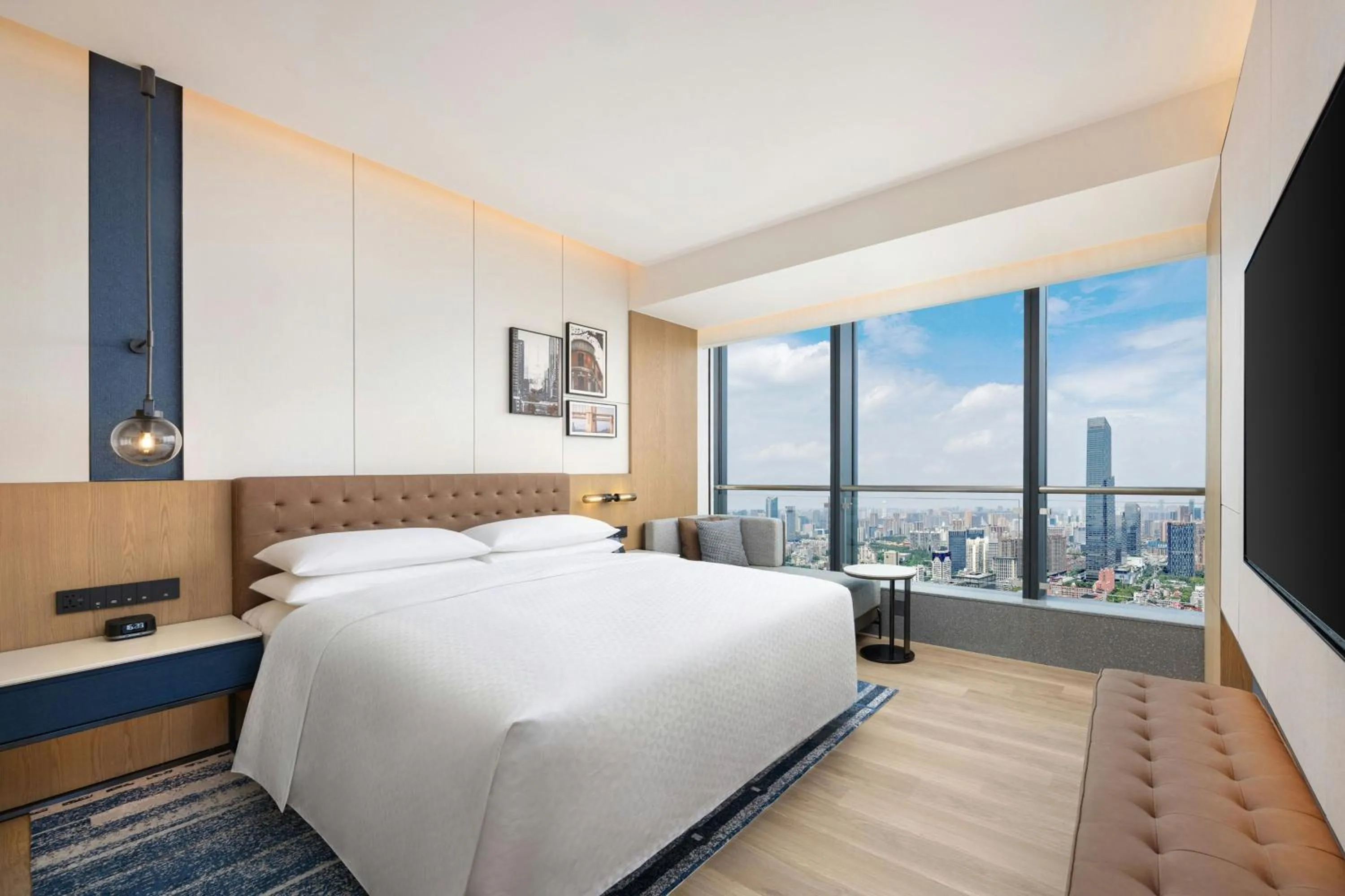 Bedroom, Bed in Four Points by Sheraton Wuhan Hankou