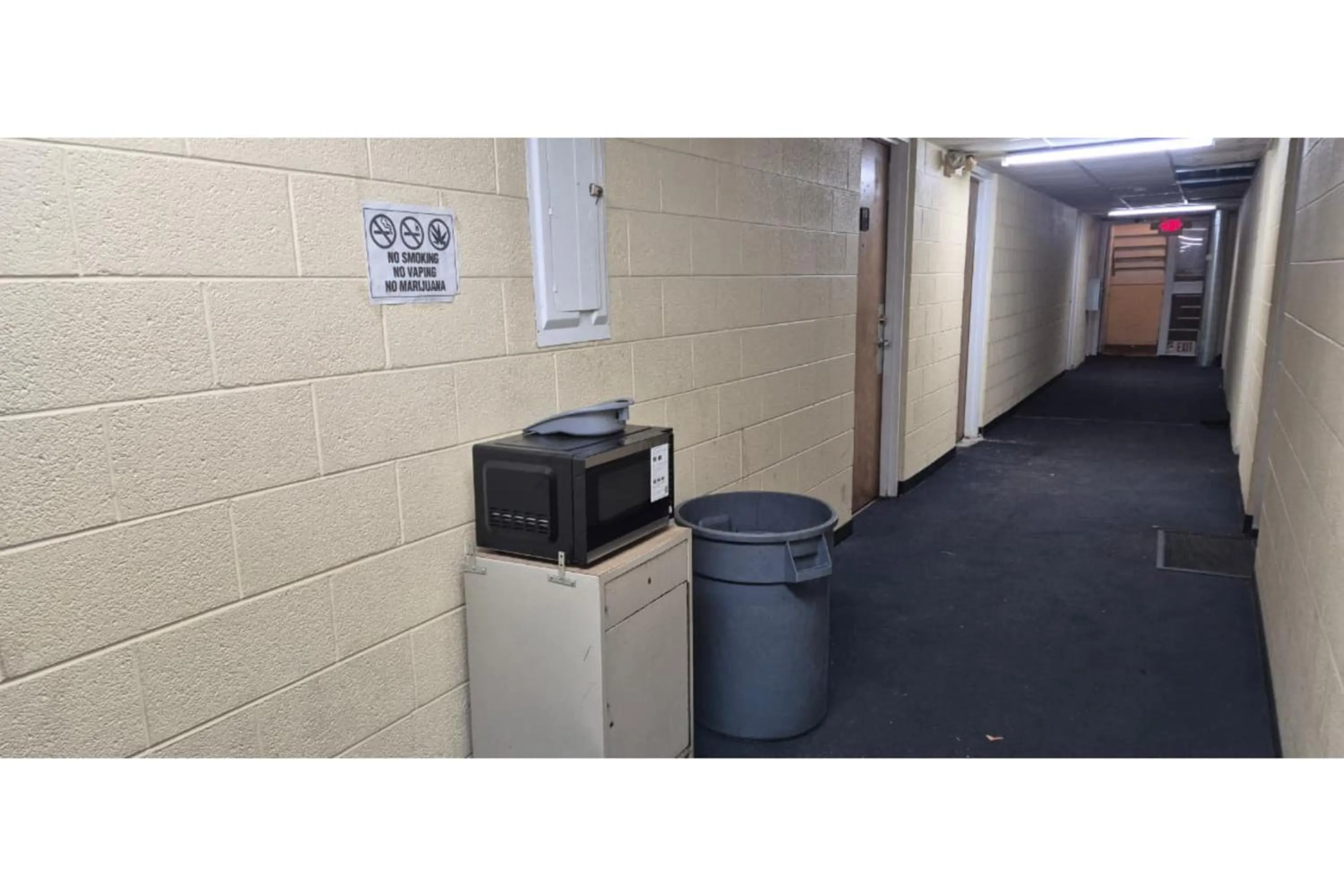 Lobby or reception in Capital O Pleasant Motel Grand Rapids MI