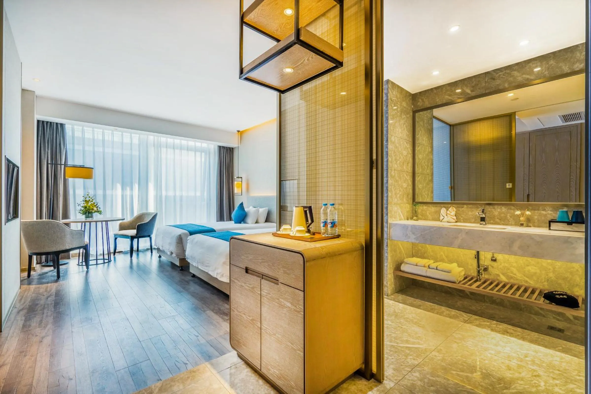 Photo of the whole room, Bed in Zhonghao International Hotel