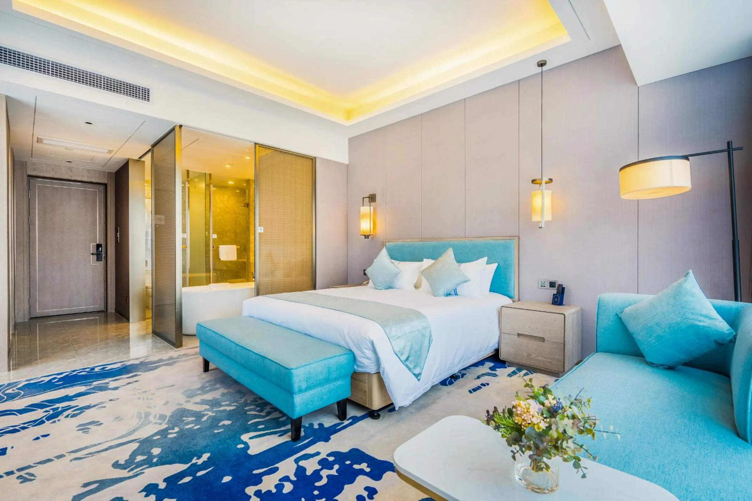 Photo of the whole room, Bed in Zhonghao International Hotel