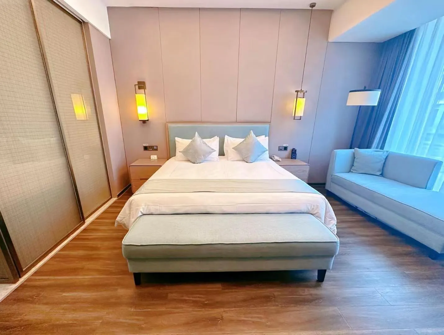 Photo of the whole room, Bed in Zhonghao International Hotel