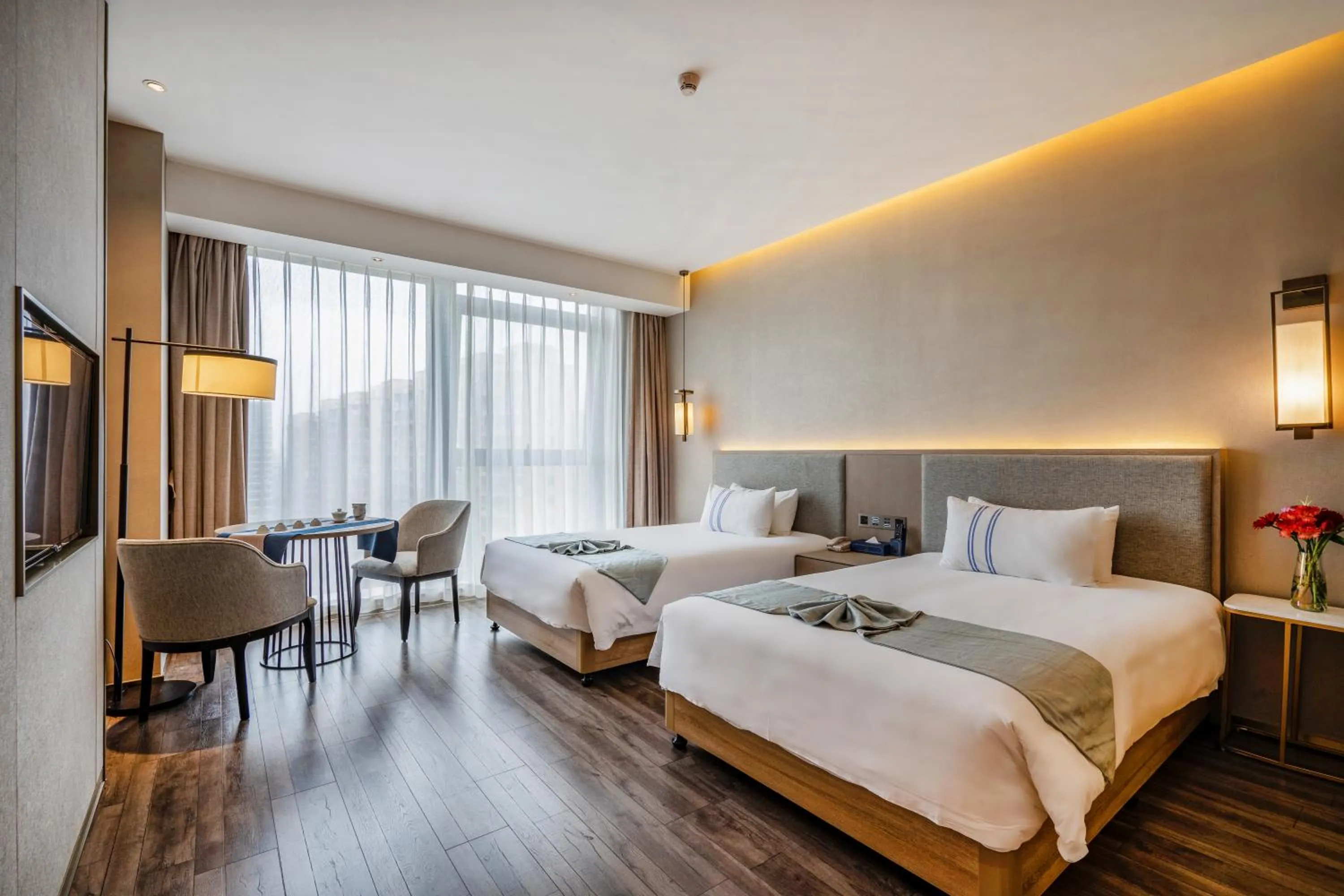Photo of the whole room, Bed in Zhonghao International Hotel