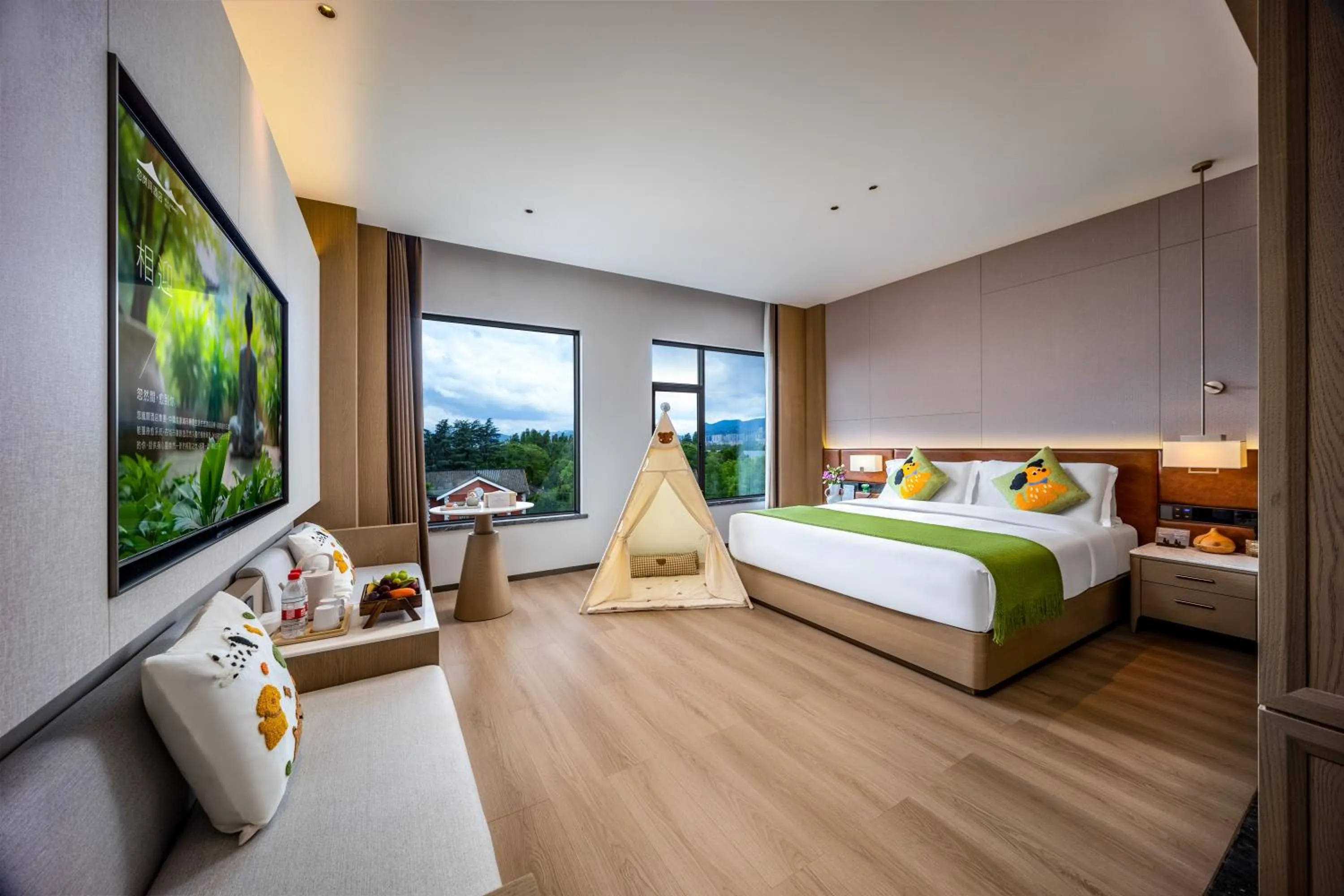 Family Room in Healing Mind International Hotel Kunming Dianchi Grand View Park Fuhai Metro Station Branch