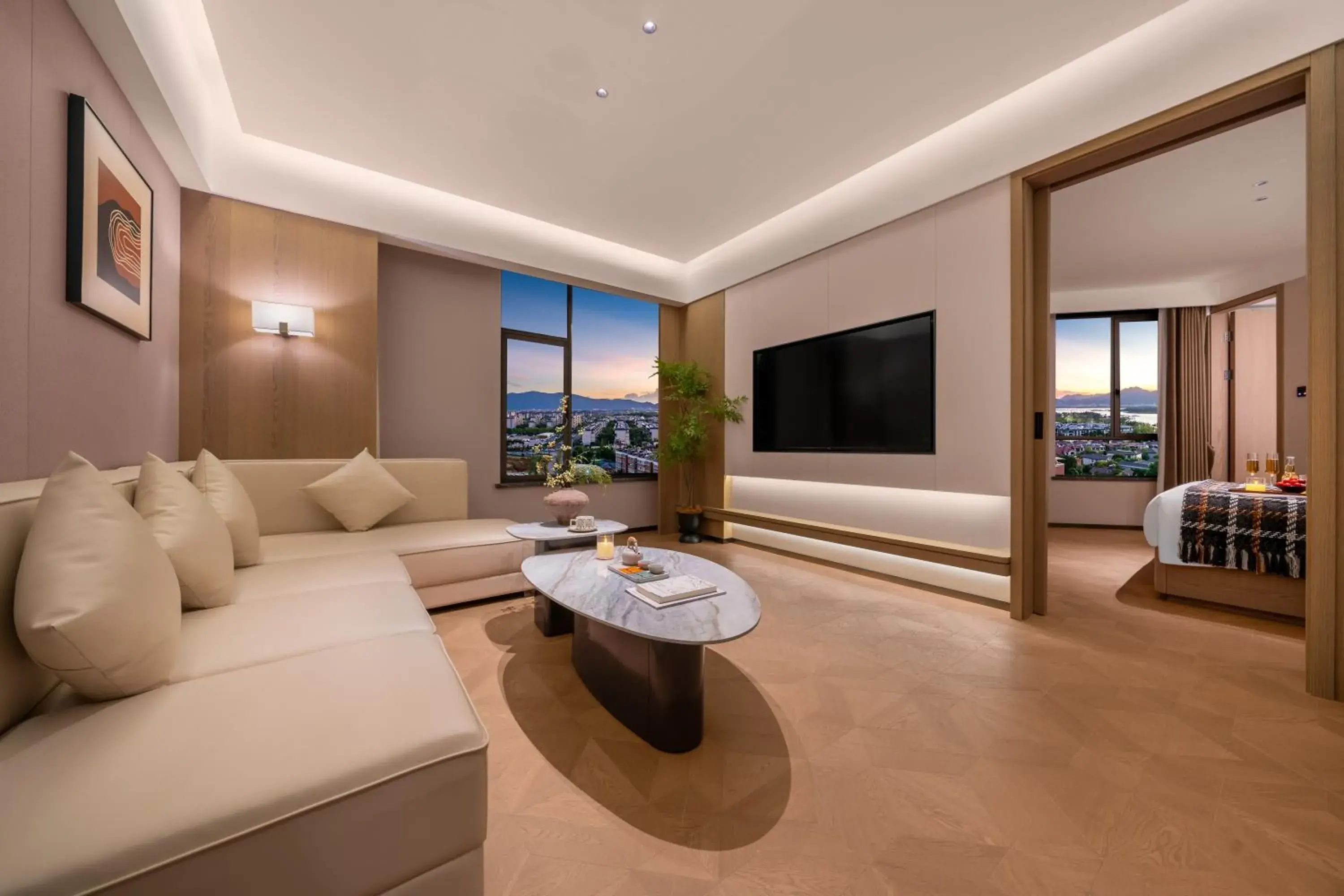 Suite with Mountain View in Healing Mind International Hotel Kunming Dianchi Grand View Park Fuhai Metro Station Branch Suite with Mountain View in Healing Mind International Hotel Kunming Dianchi Grand View Park Fuhai Metro Station Branch