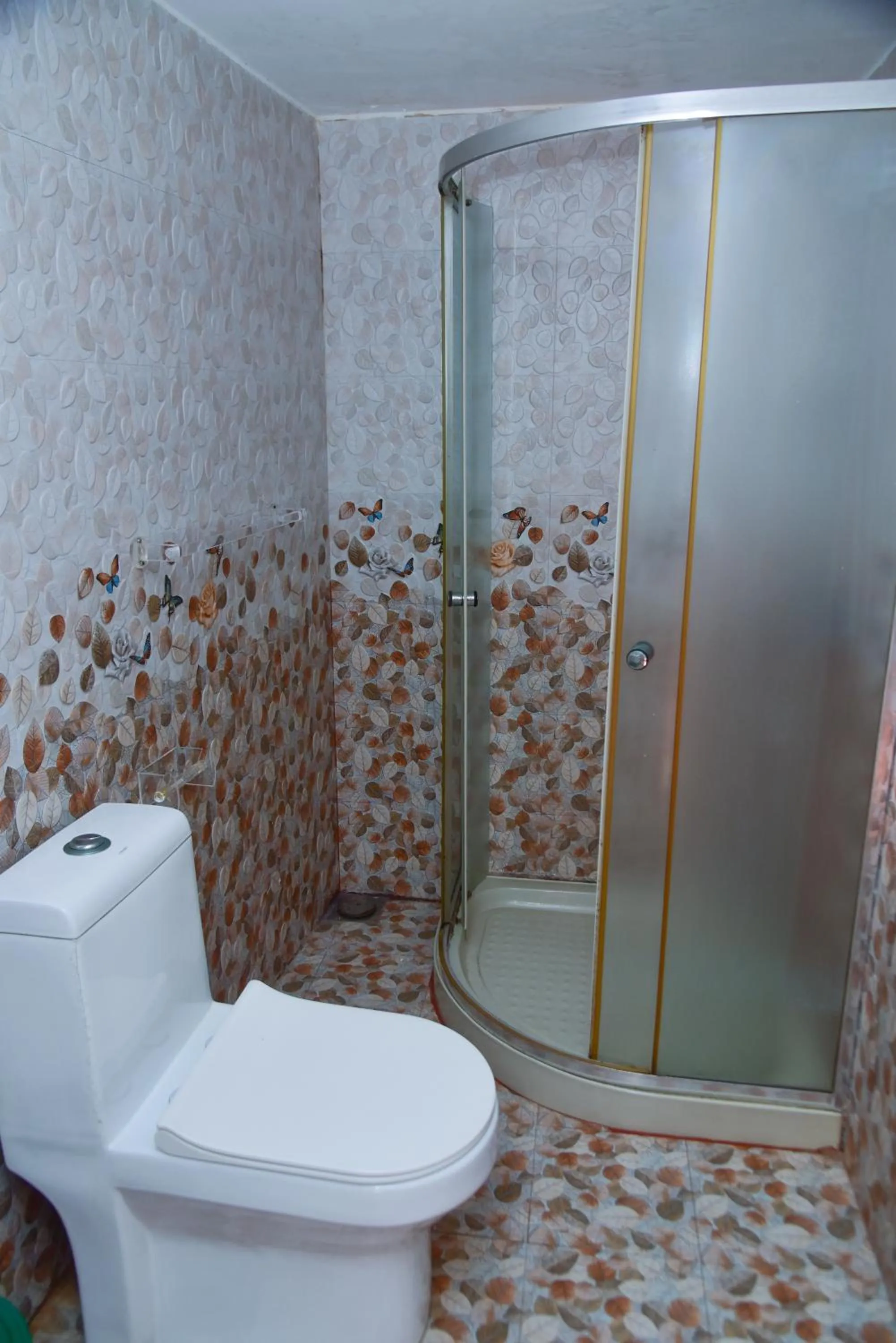 Shower in Villa Thotiya