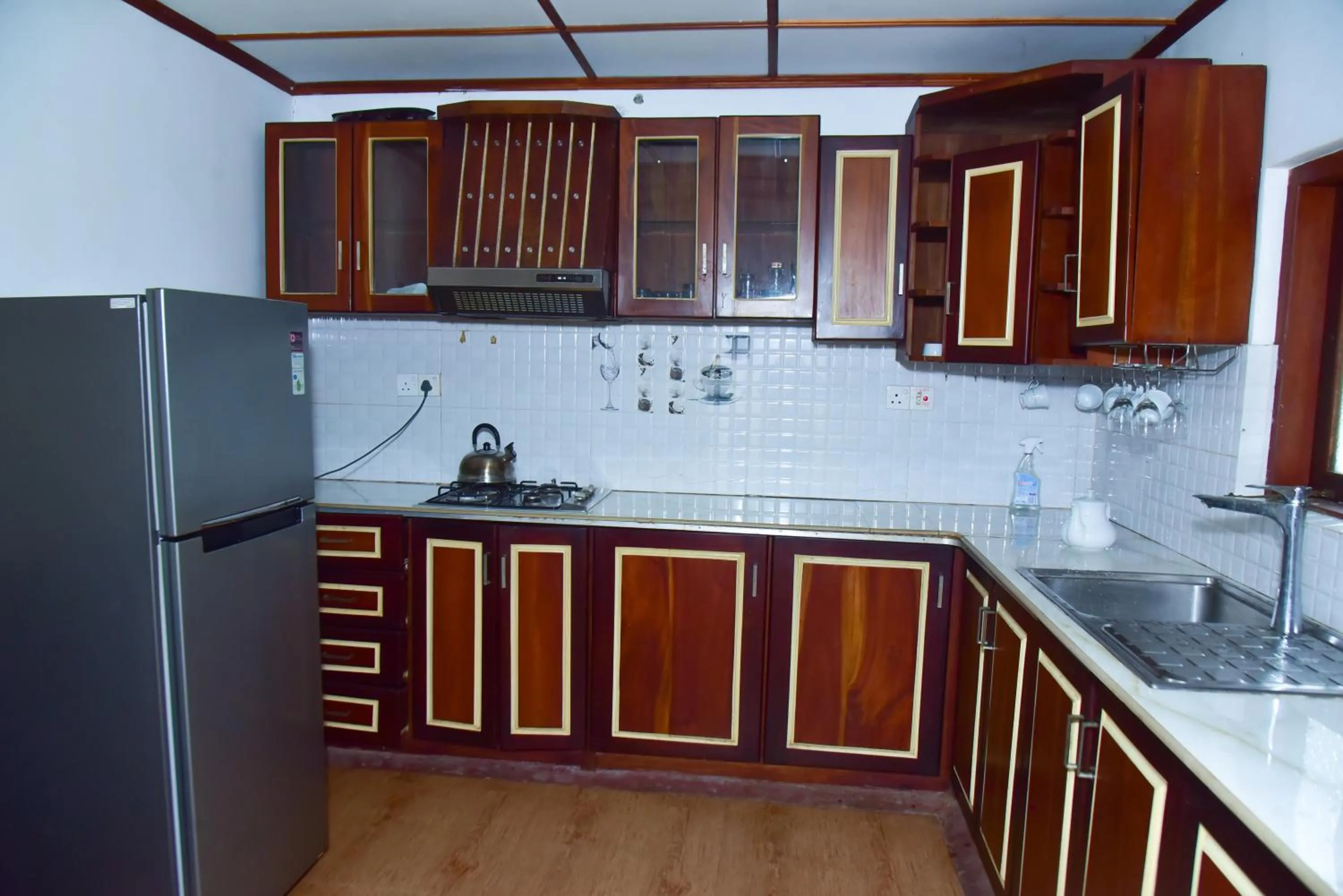 Kitchen or kitchenette in Villa Thotiya