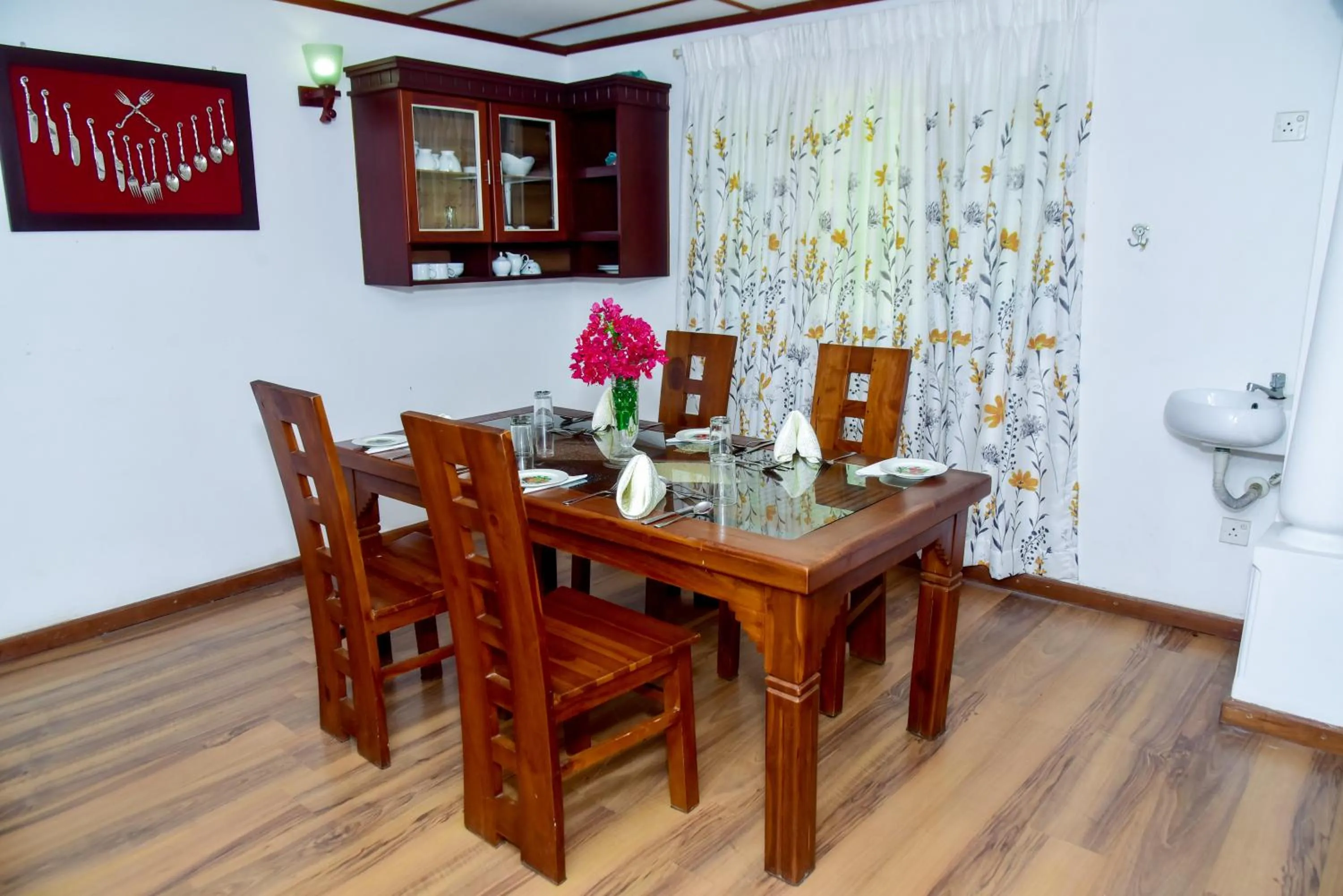 Dining area in Villa Thotiya