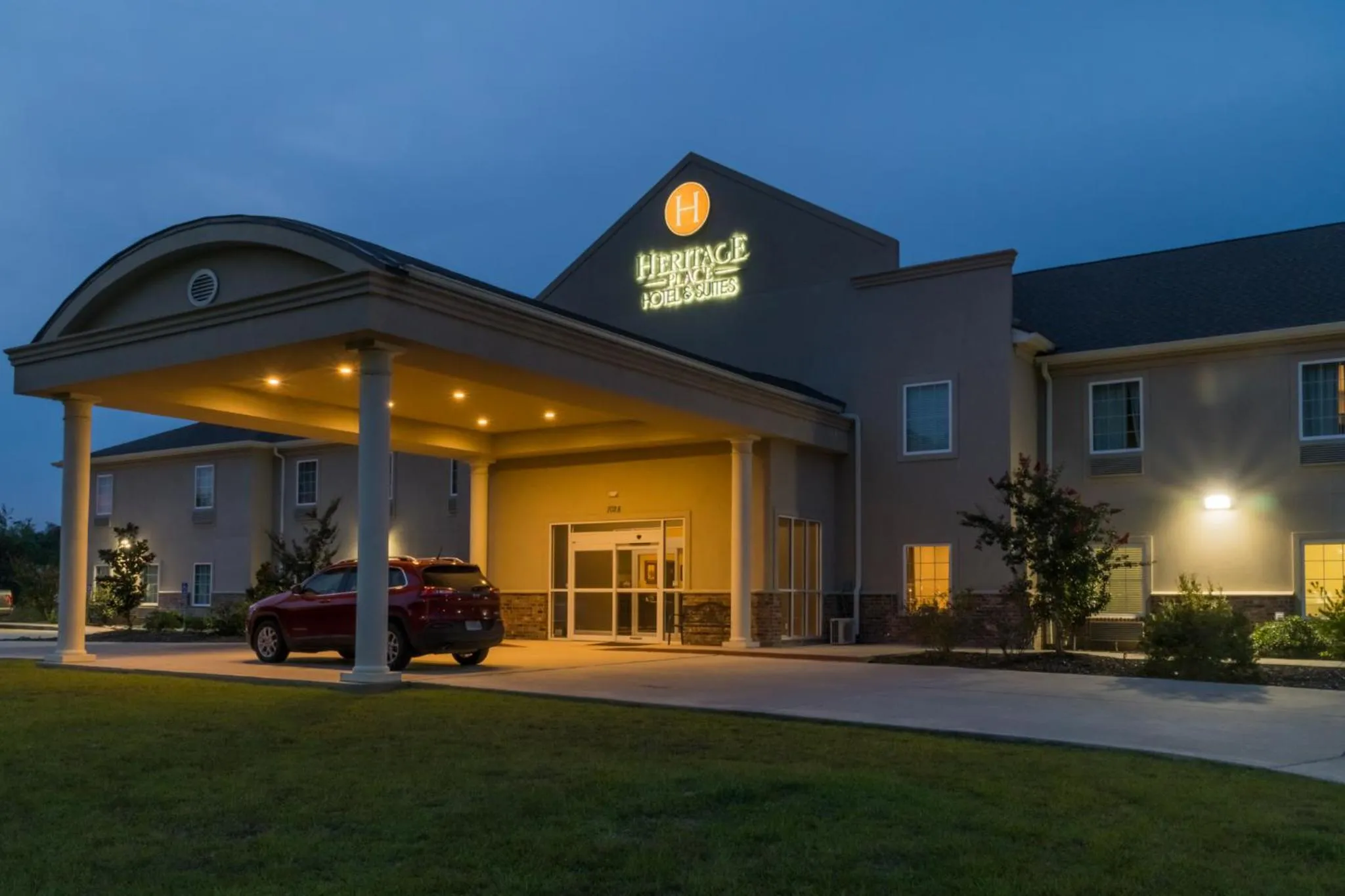 Facade/entrance in Heritage Place Hotel and Suites