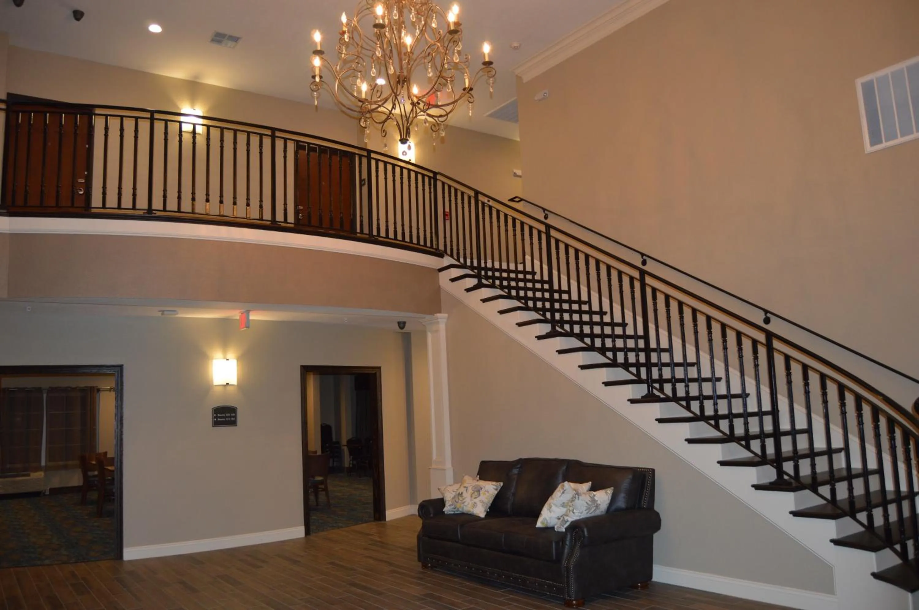 Lobby or reception in Heritage Place Hotel and Suites