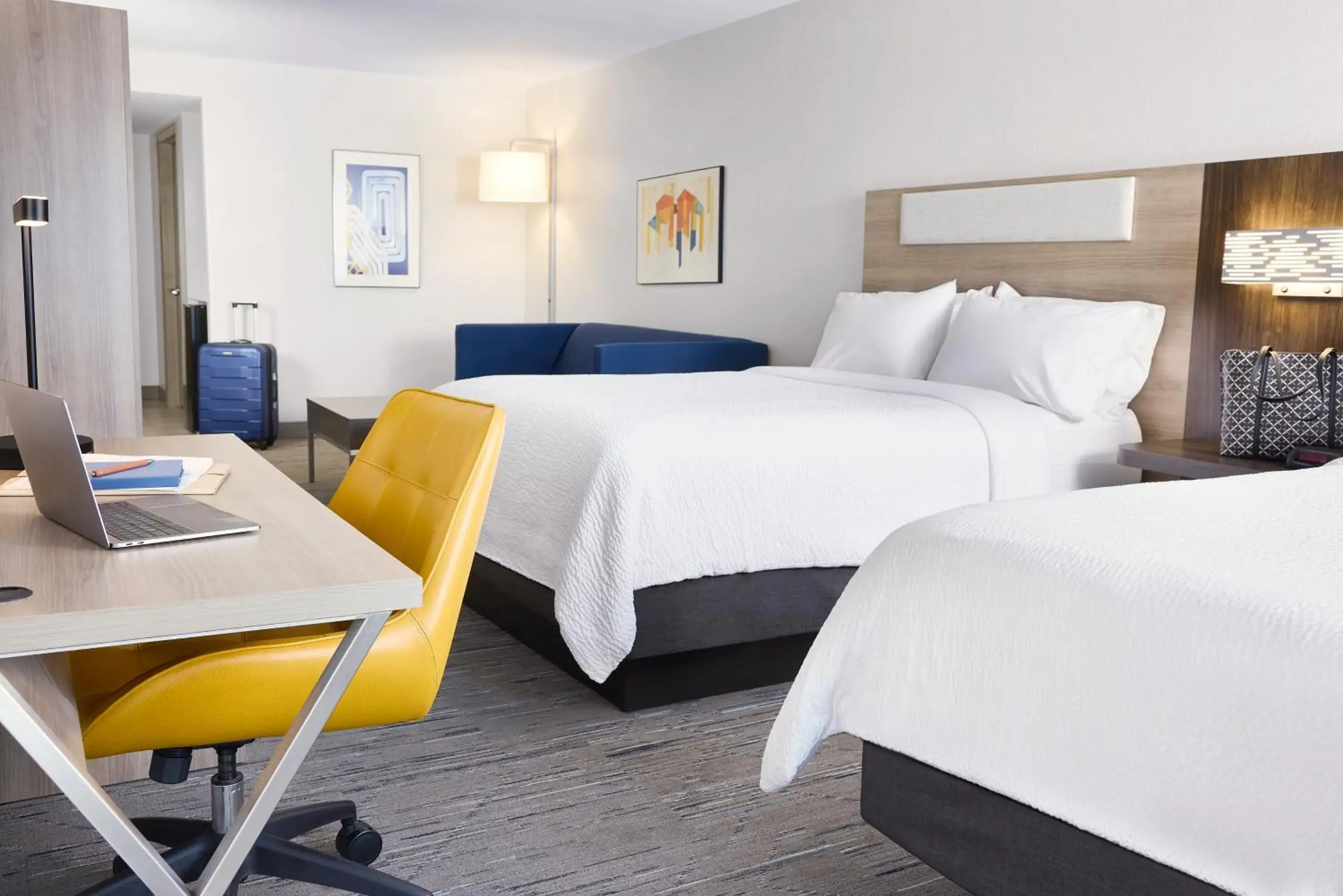 Queen Suite with Two Queen Beds in Holiday Inn Express & Suites Chicago West - Oak Park by IHG Queen Suite with Two Queen Beds in Holiday Inn Express & Suites Chicago West - Oak Park by IHG
