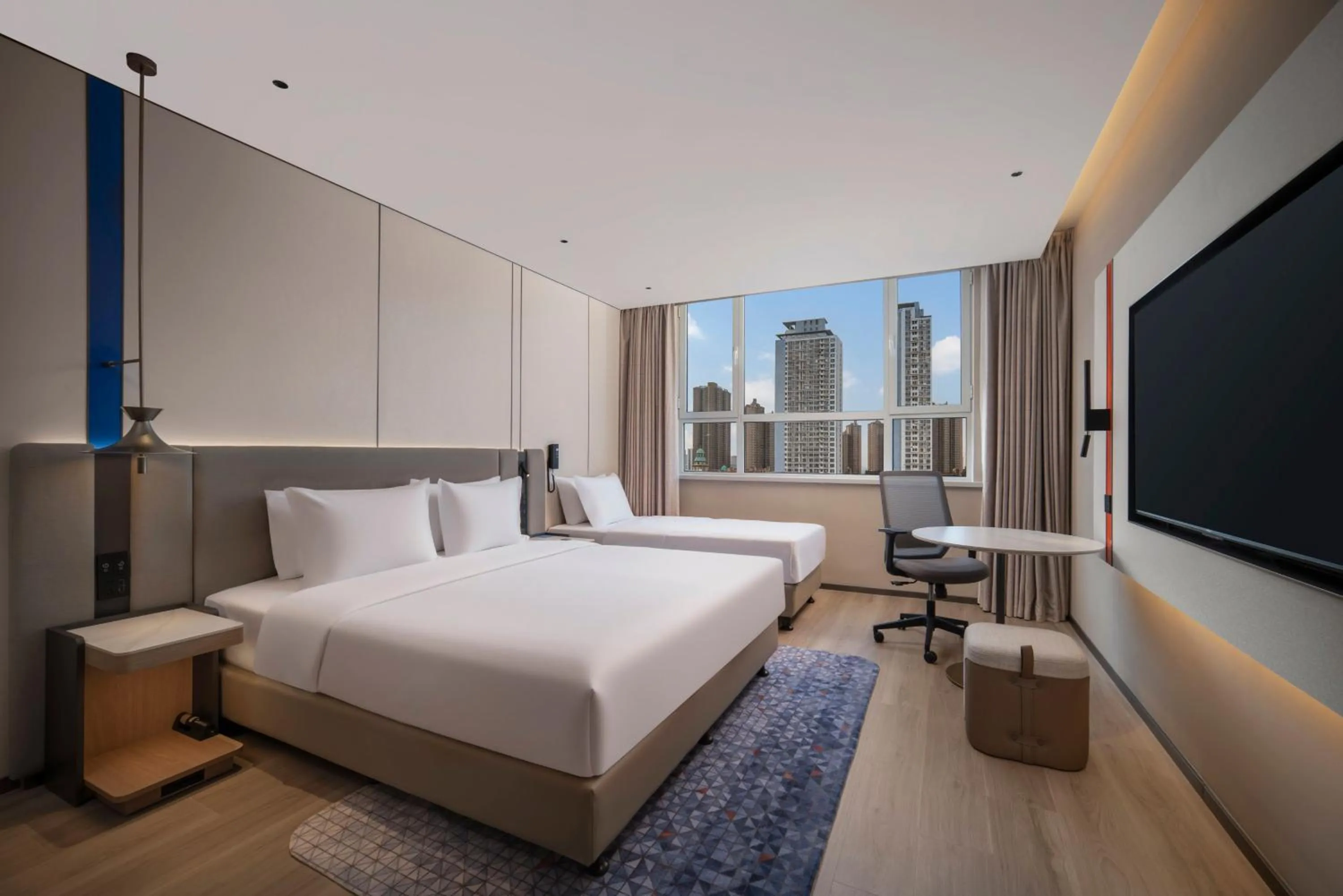 Photo of the whole room, Bed in Holiday Inn Express Qingdao Downtown by IHG
