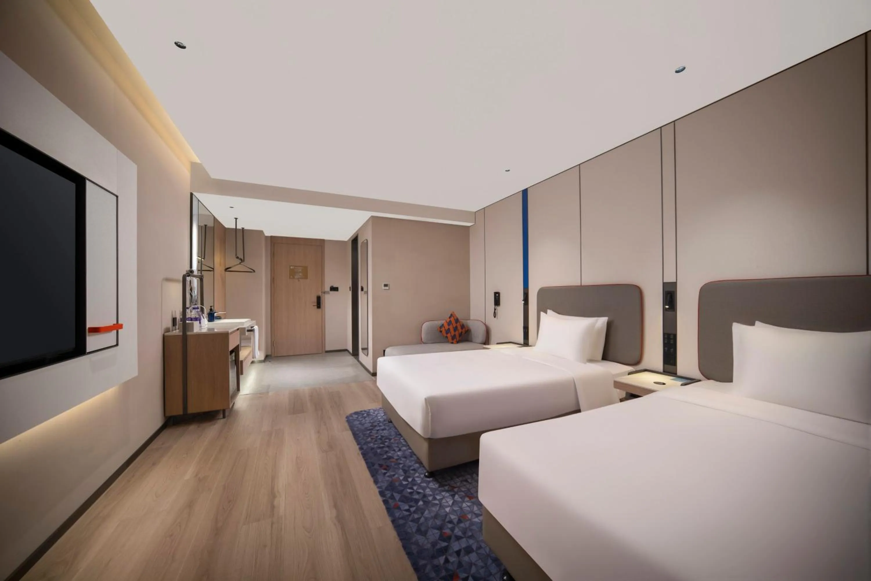 Photo of the whole room, Bed in Holiday Inn Express Qingdao Downtown by IHG