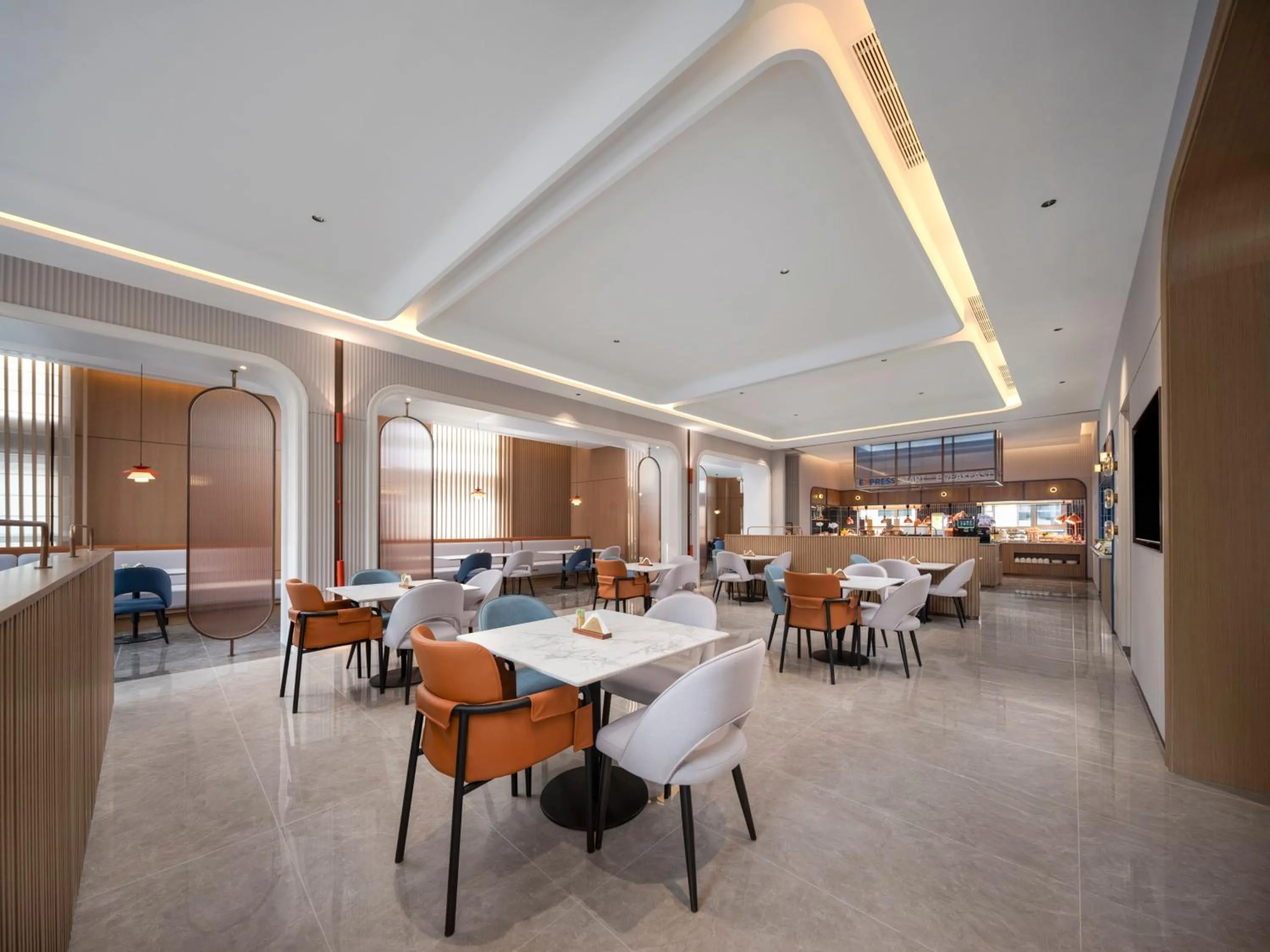 Restaurant/places to eat in Holiday Inn Express Qingdao Downtown by IHG