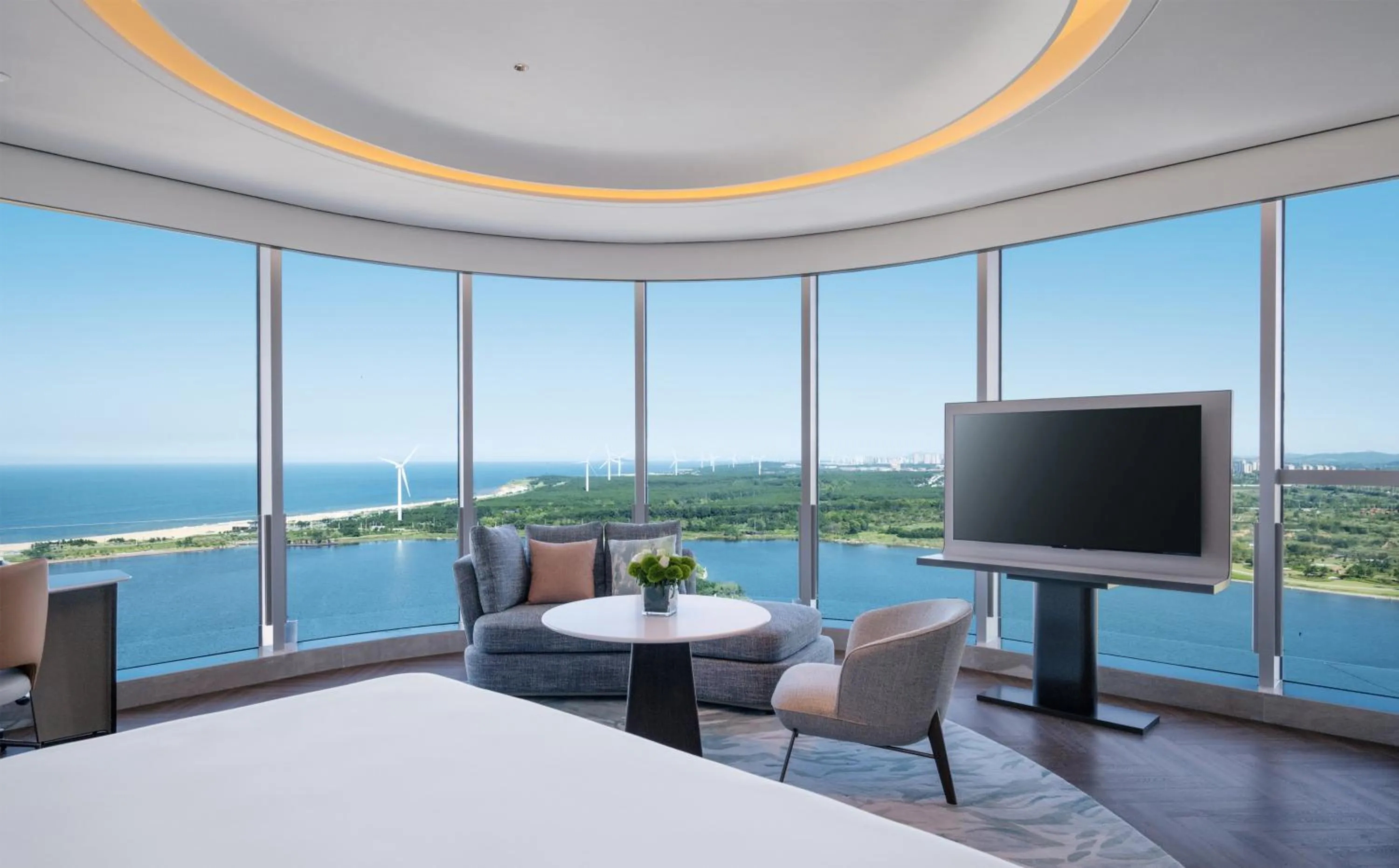 Photo of the whole room in Crowne Plaza Weihai Binhai by IHG