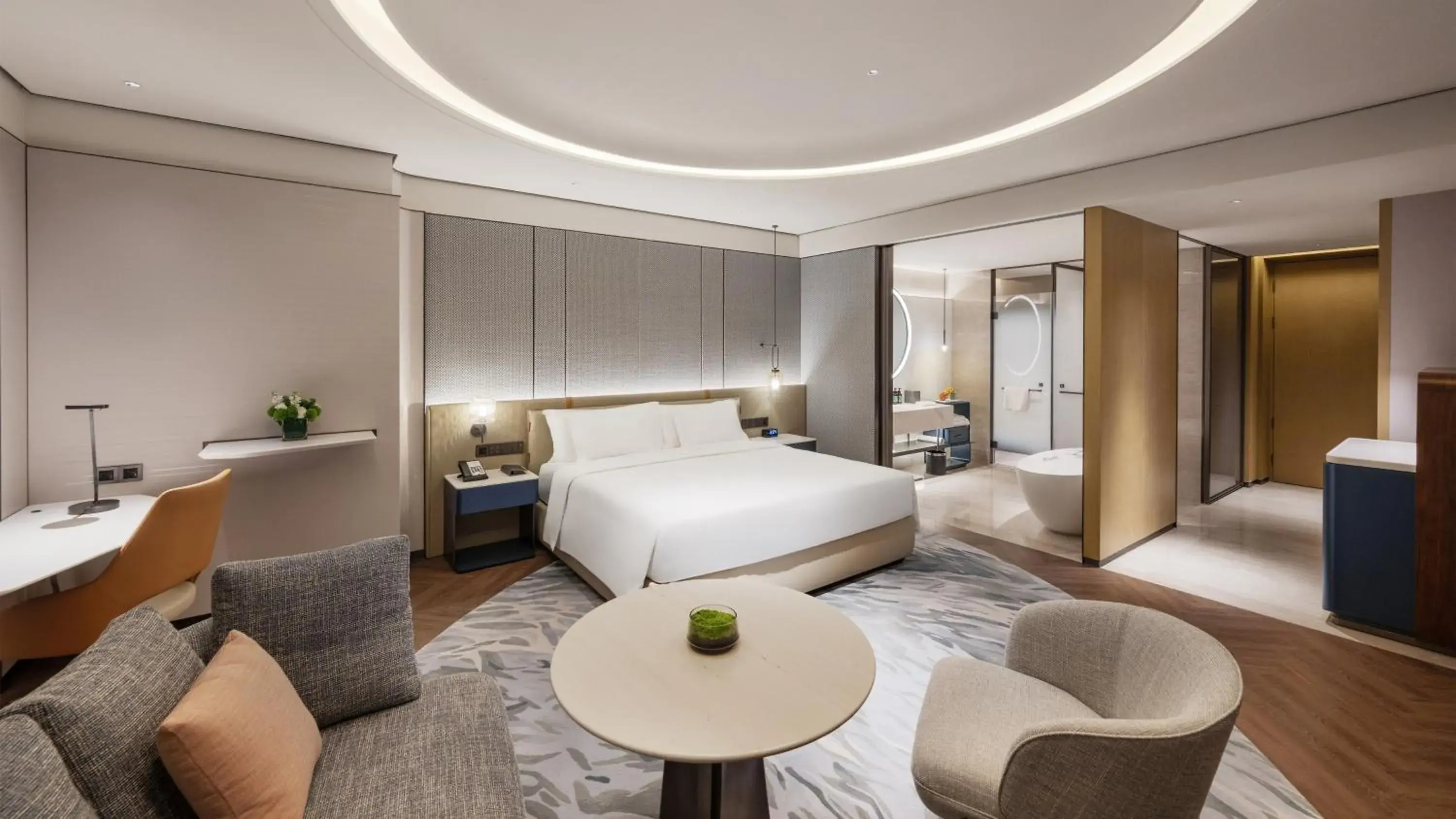 Premium King Room in Crowne Plaza Weihai Binhai by IHG Premium King Room in Crowne Plaza Weihai Binhai by IHG