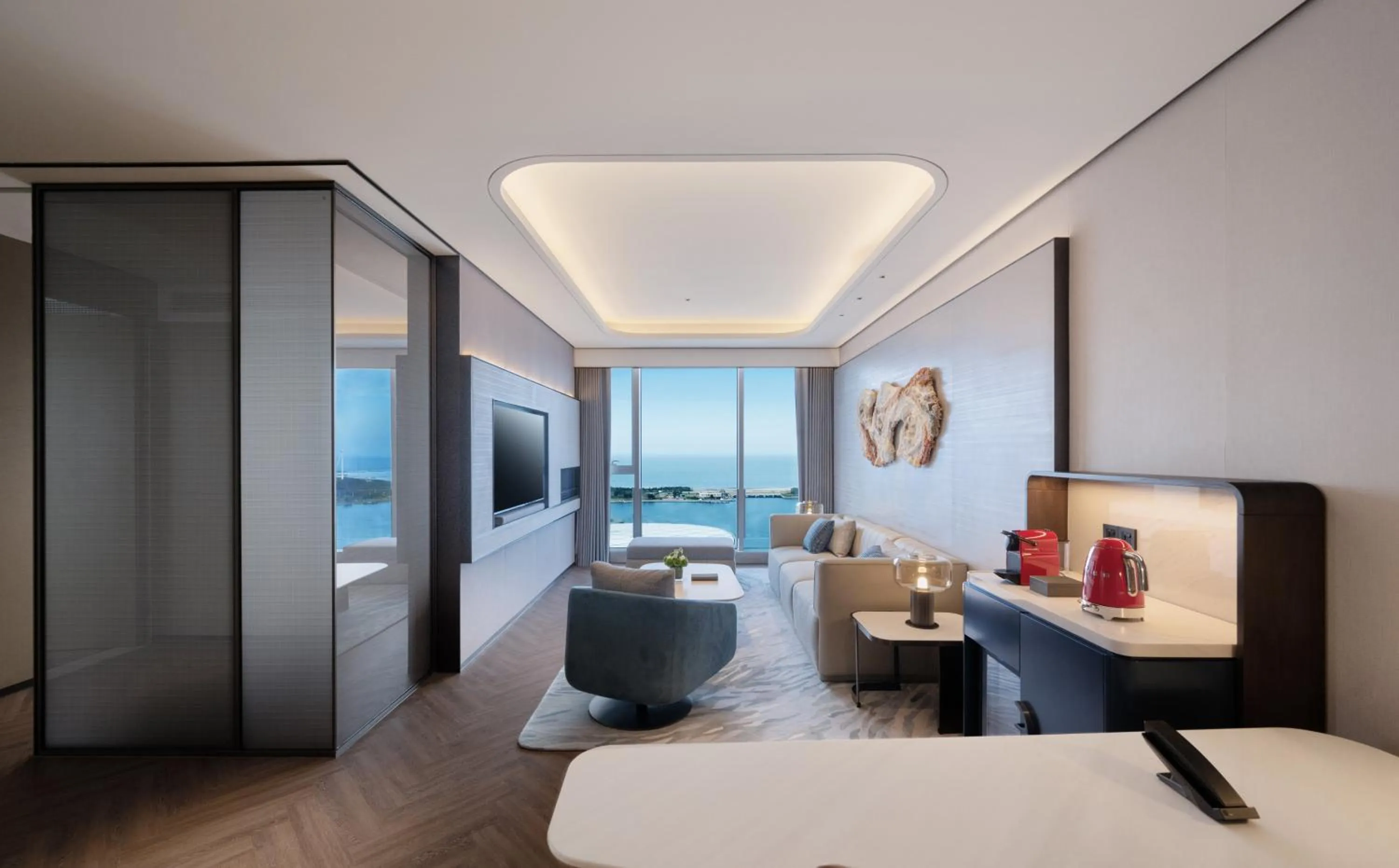 Bedroom, Bed in Crowne Plaza Weihai Binhai by IHG