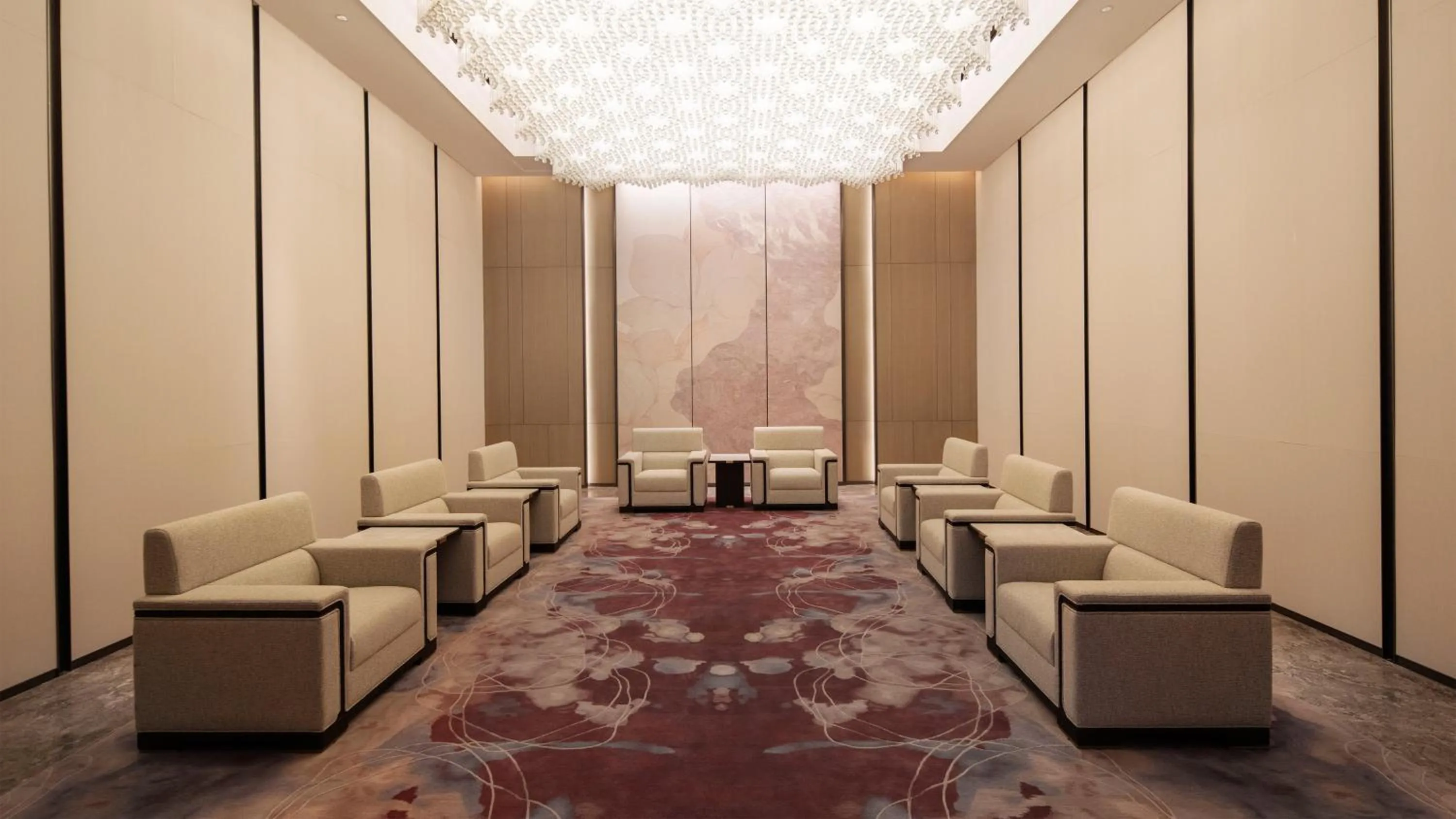 Meeting/conference room in Crowne Plaza Weihai Binhai by IHG