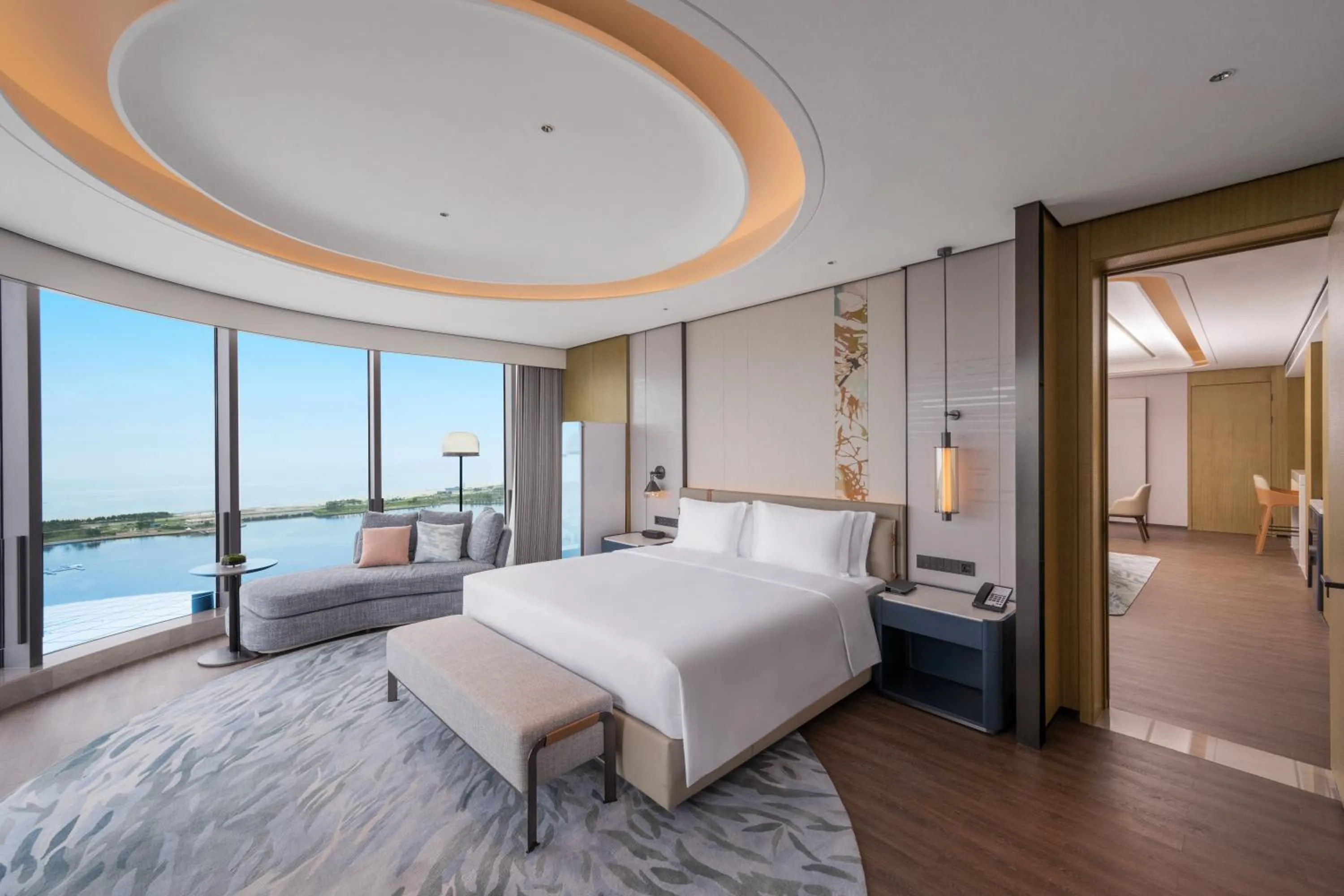 Bed in Crowne Plaza Weihai Binhai by IHG