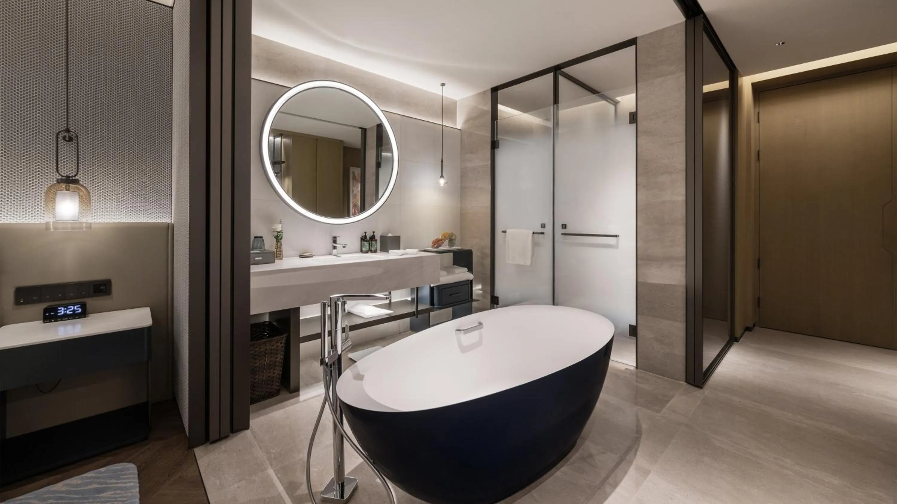 Shower in Crowne Plaza Weihai Binhai by IHG