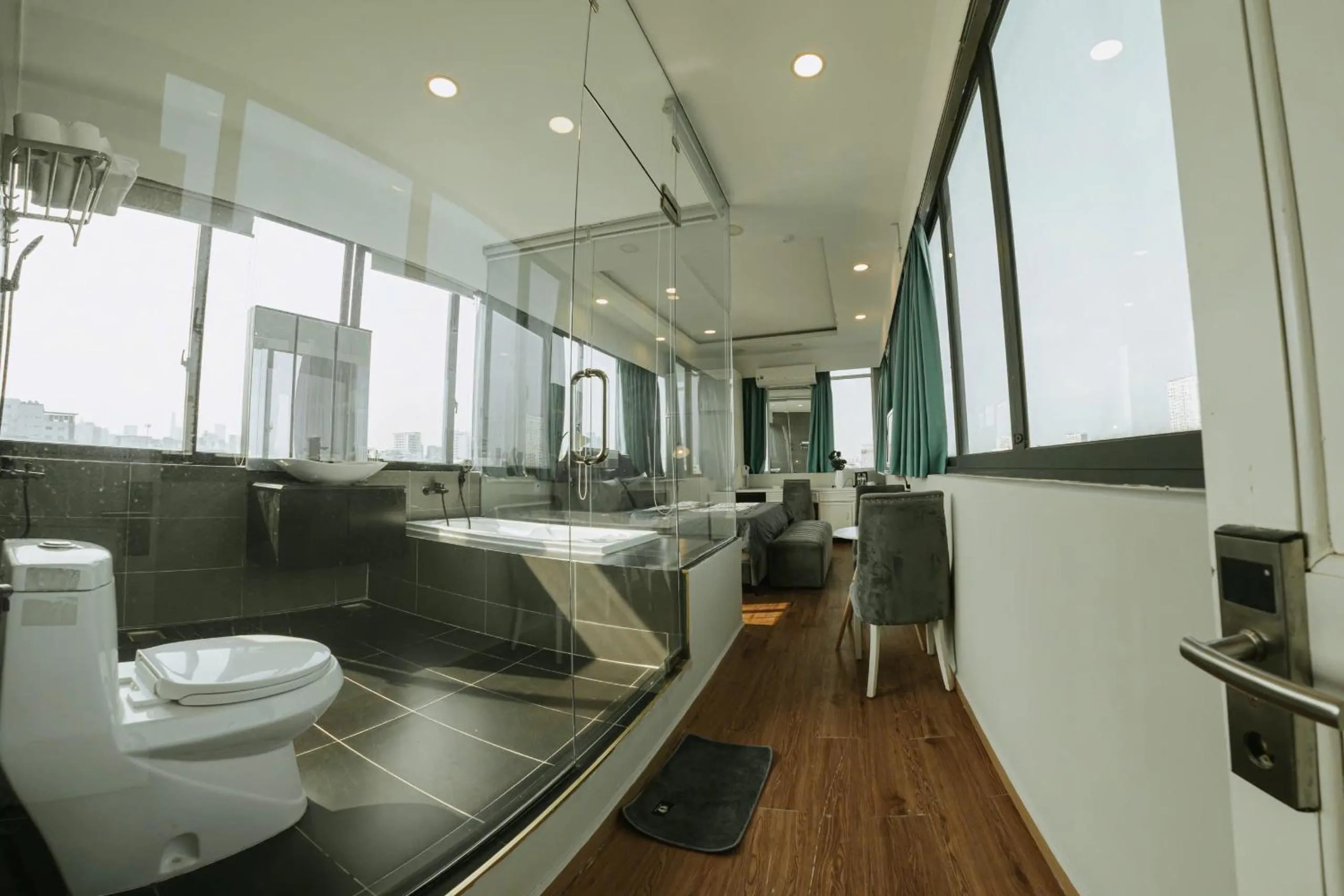 Toilet in Lai Hotel Premium