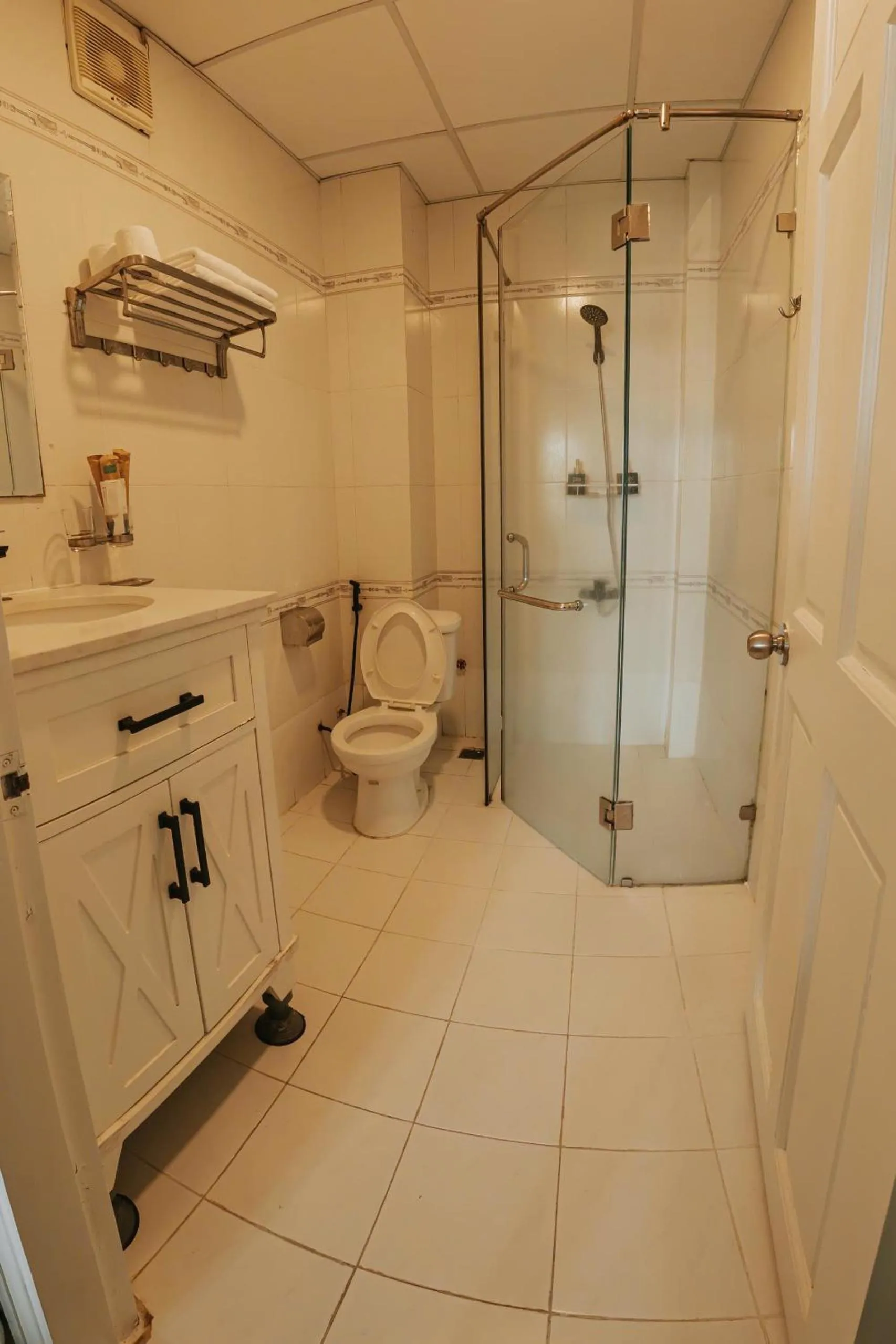 Shower in Lai Hotel Premium