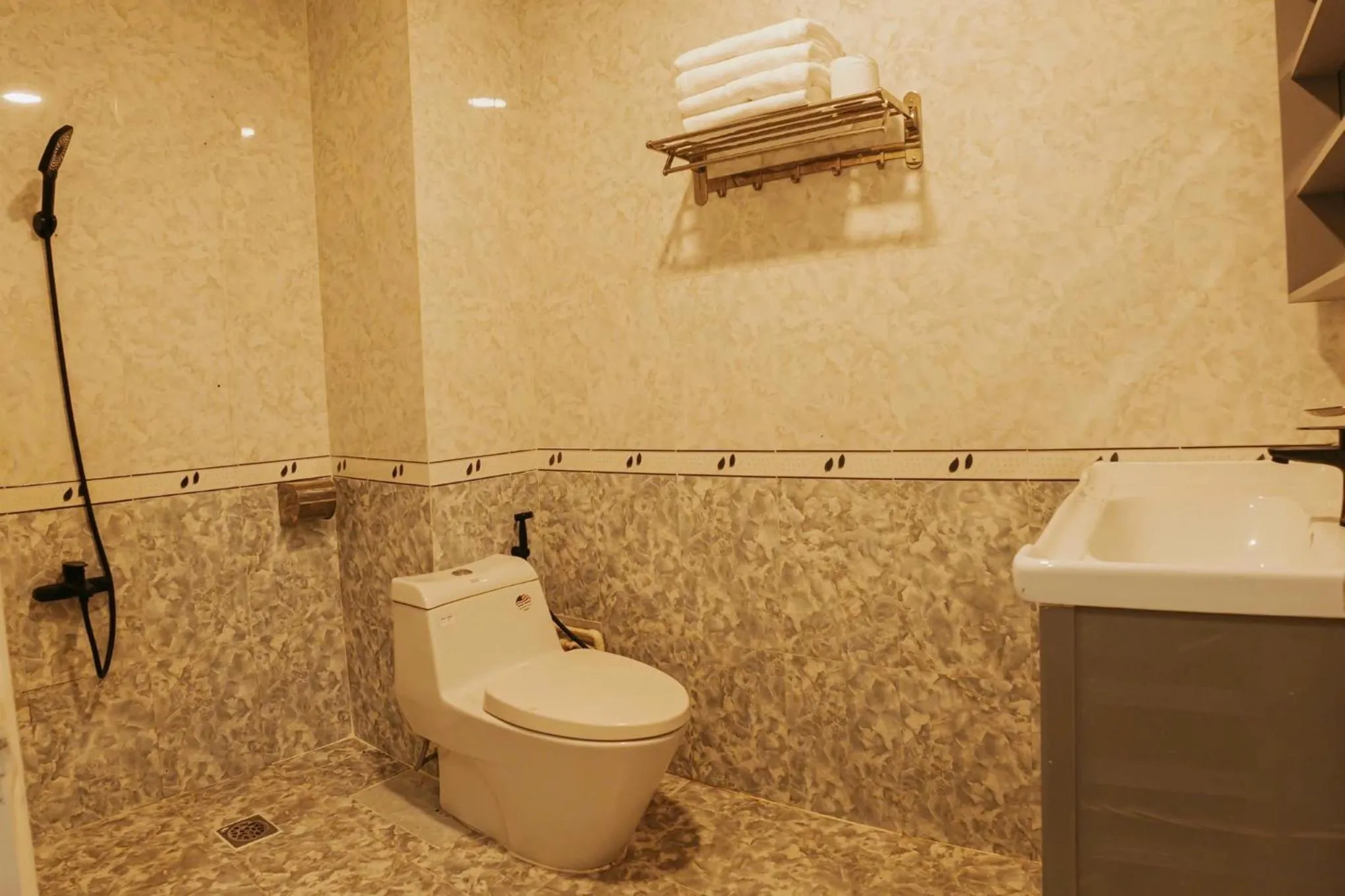 Toilet in Lai Hotel Premium