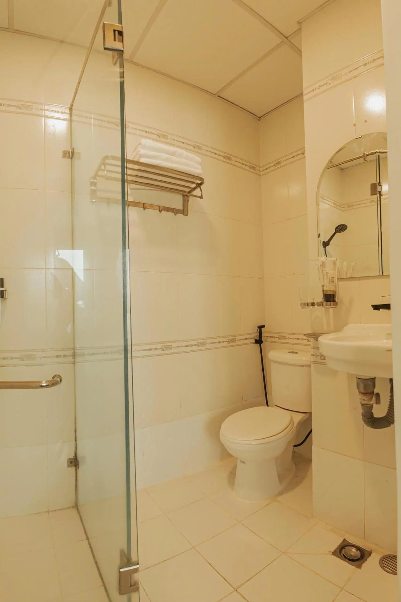 Toilet in Lai Hotel Premium