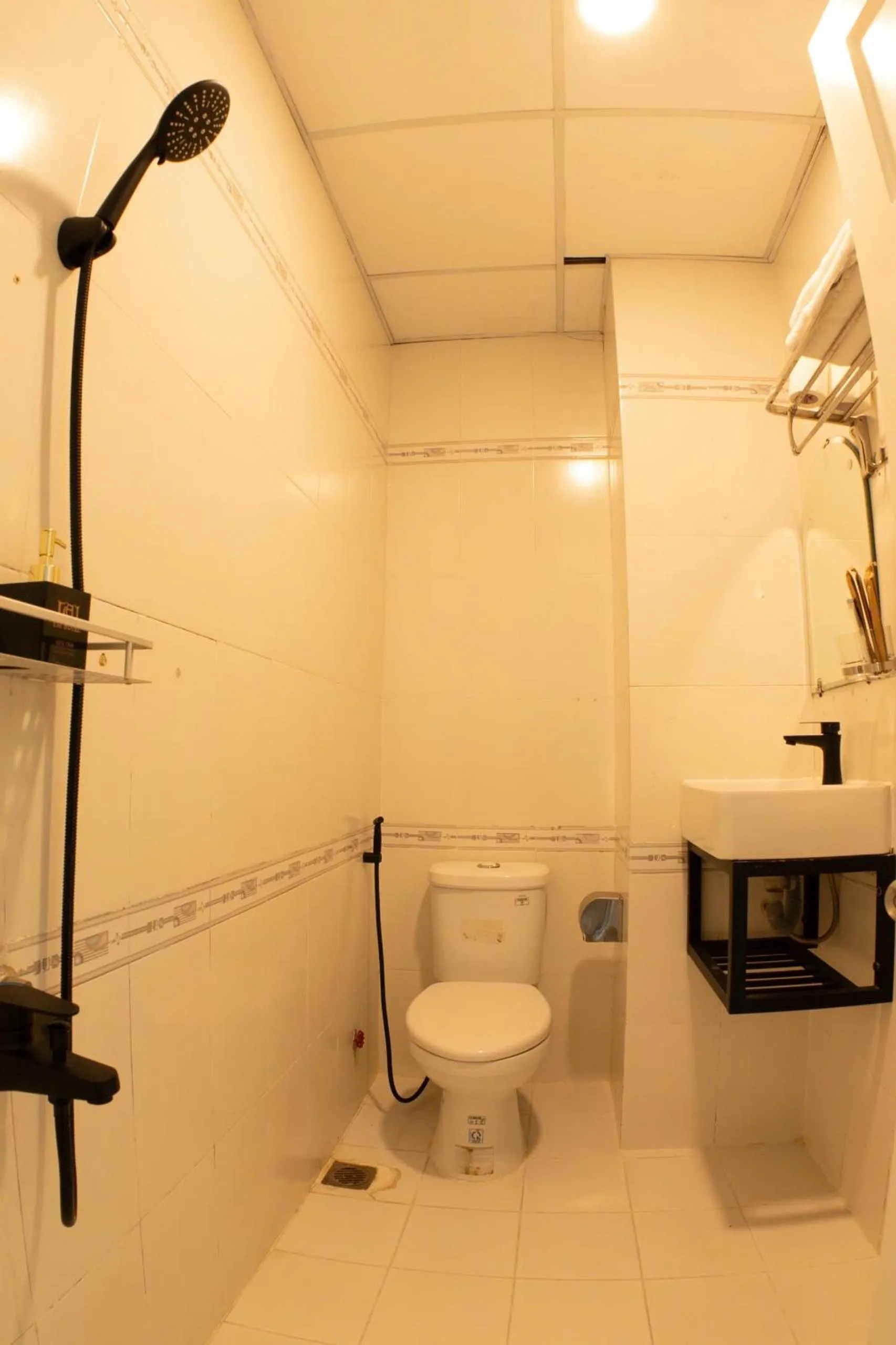 Toilet in Lai Hotel Premium