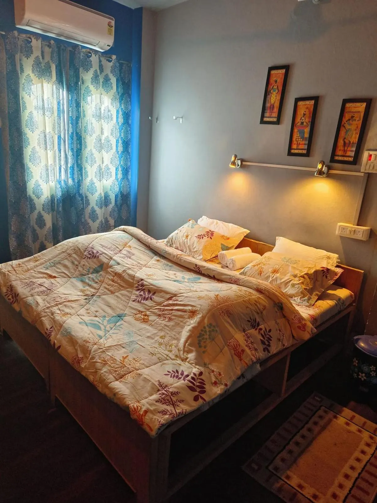 Bed in Banaras Rest House