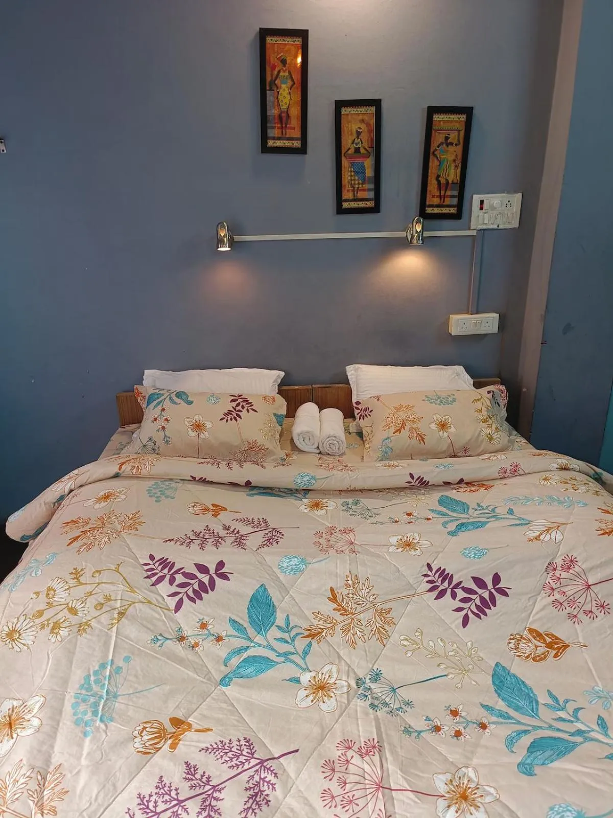Bed in Banaras Rest House
