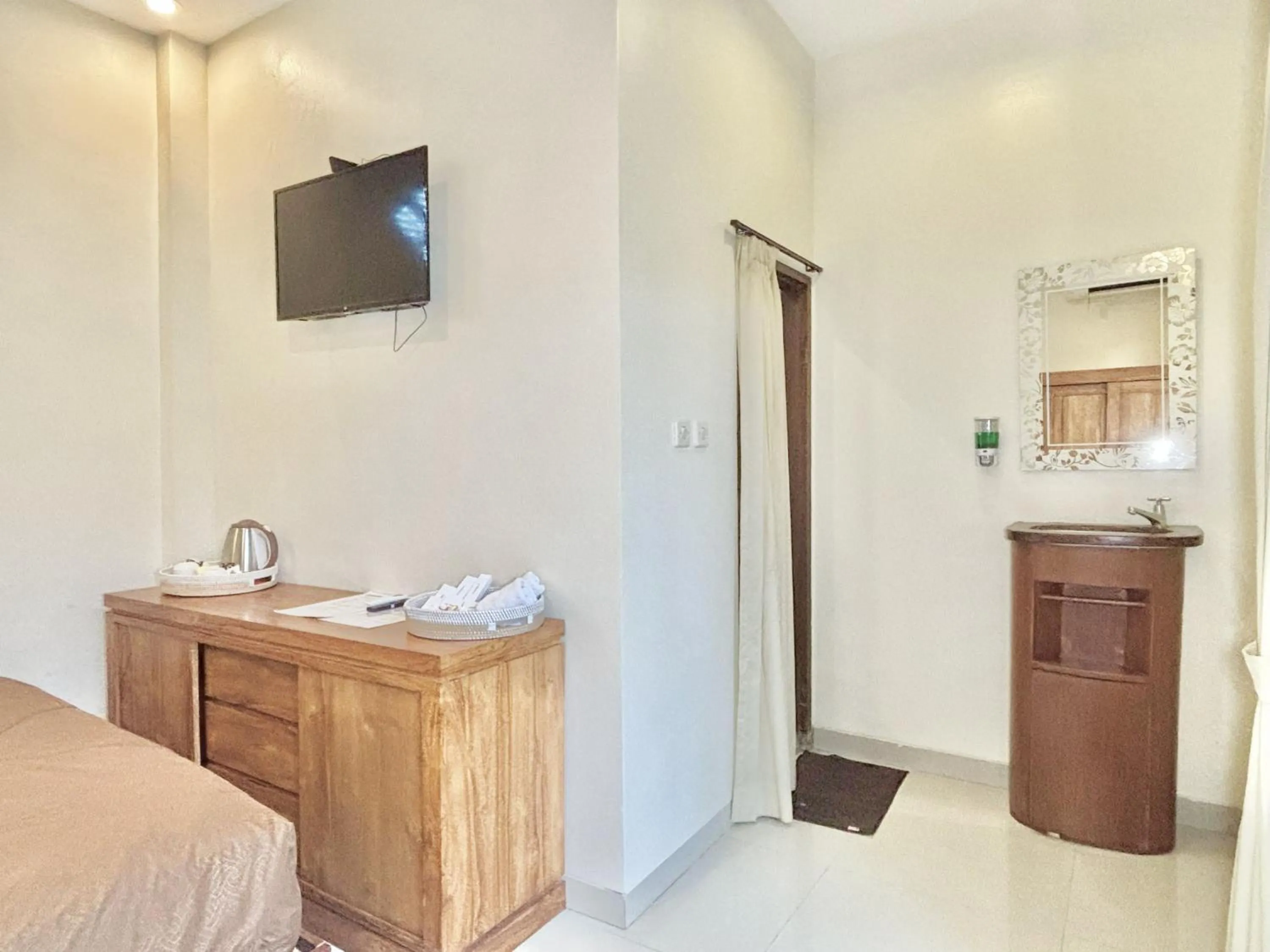 Bedroom, Bed in Kamayu Ubud by Puri Signatures