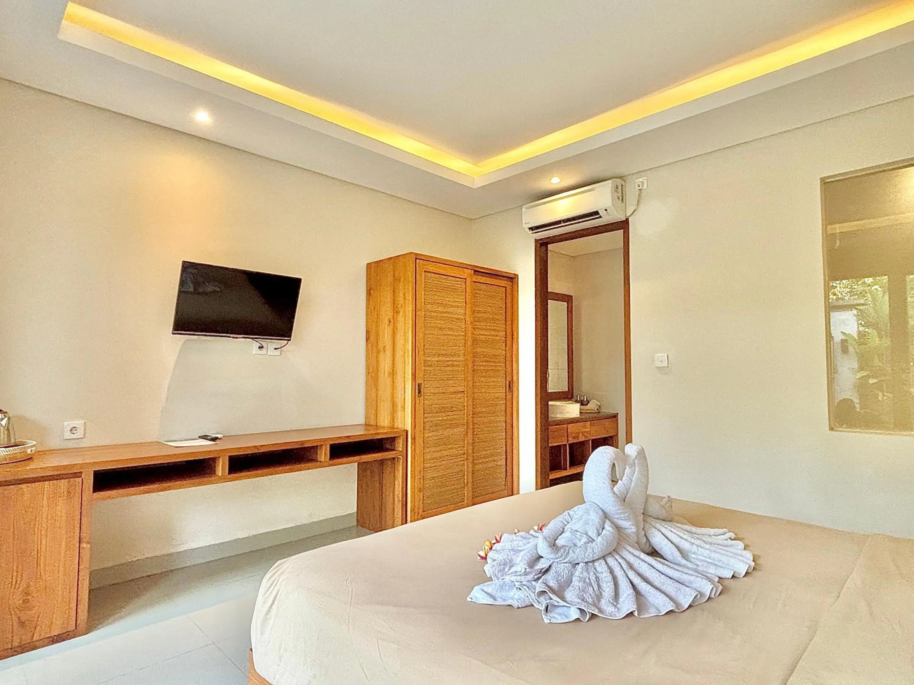 Bed in Kamayu Ubud by Puri Signatures