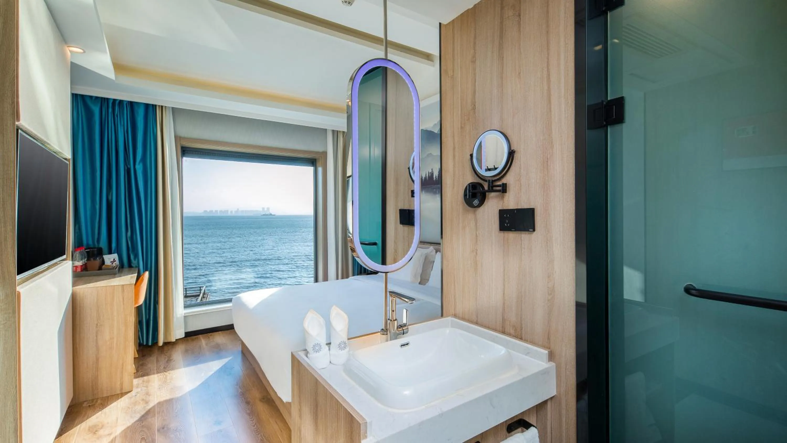 Natural landscape in Floral Hotel Qingdao Dreamship Seaview Hotel