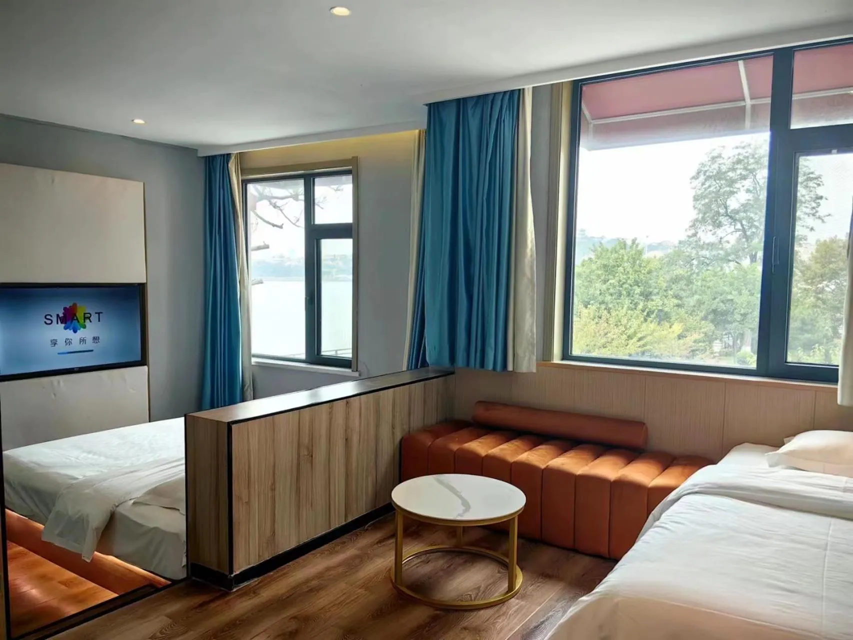 Bedroom, Bed in Floral Hotel Qingdao Dreamship Seaview Hotel