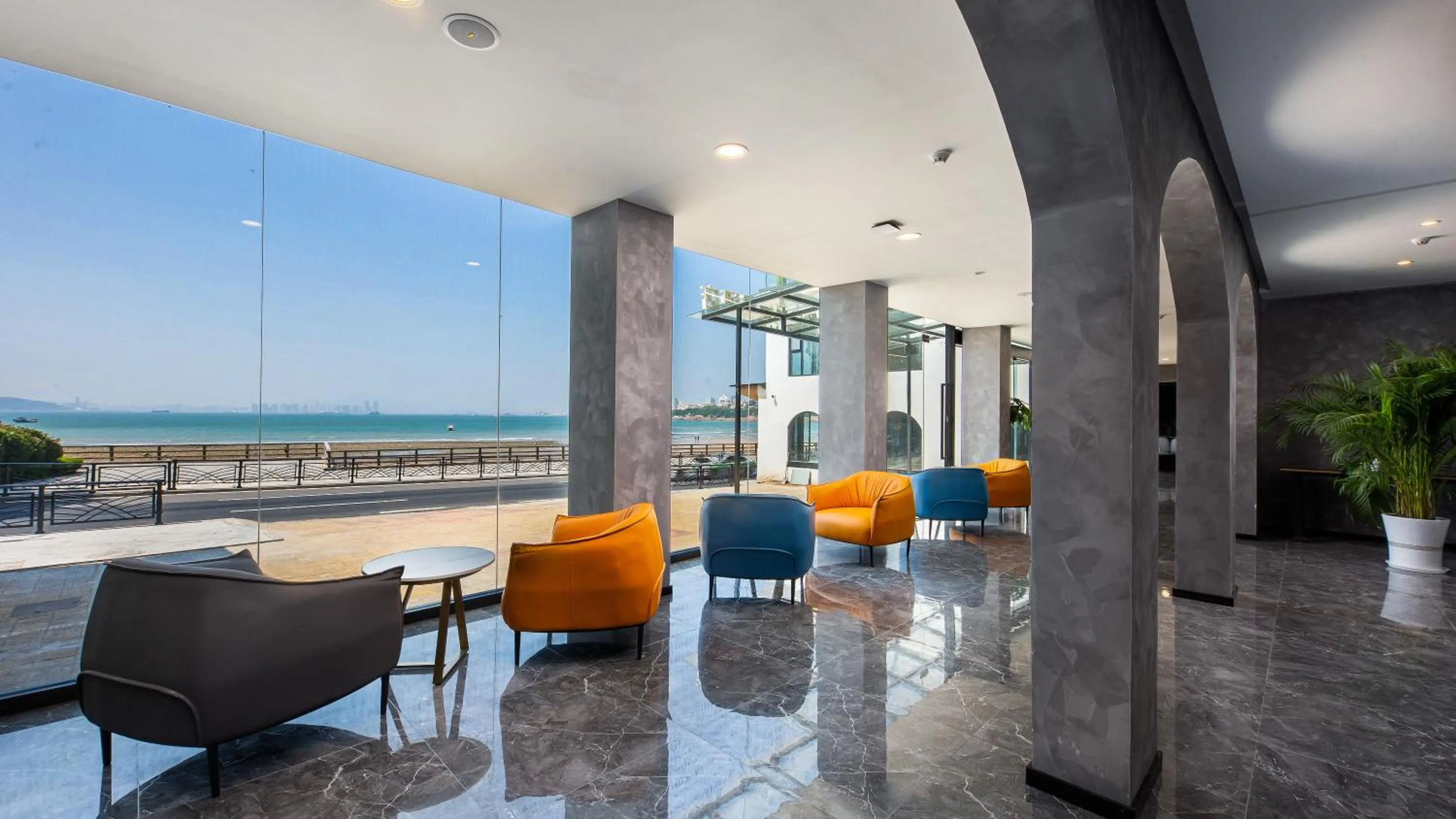 Seating area in Floral Hotel Qingdao Dreamship Seaview Hotel