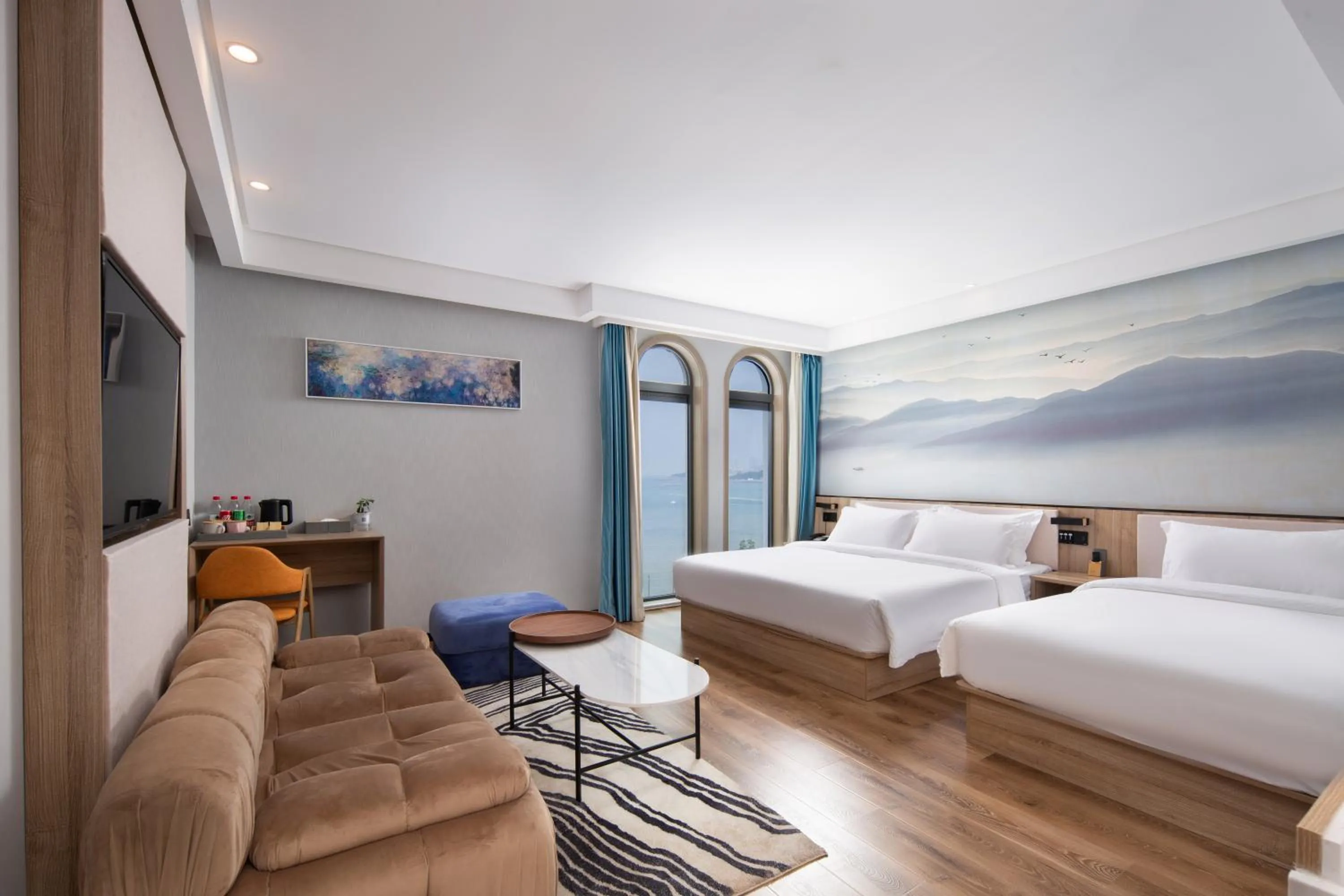 Bedroom, Bed in Floral Hotel Qingdao Dreamship Seaview Hotel