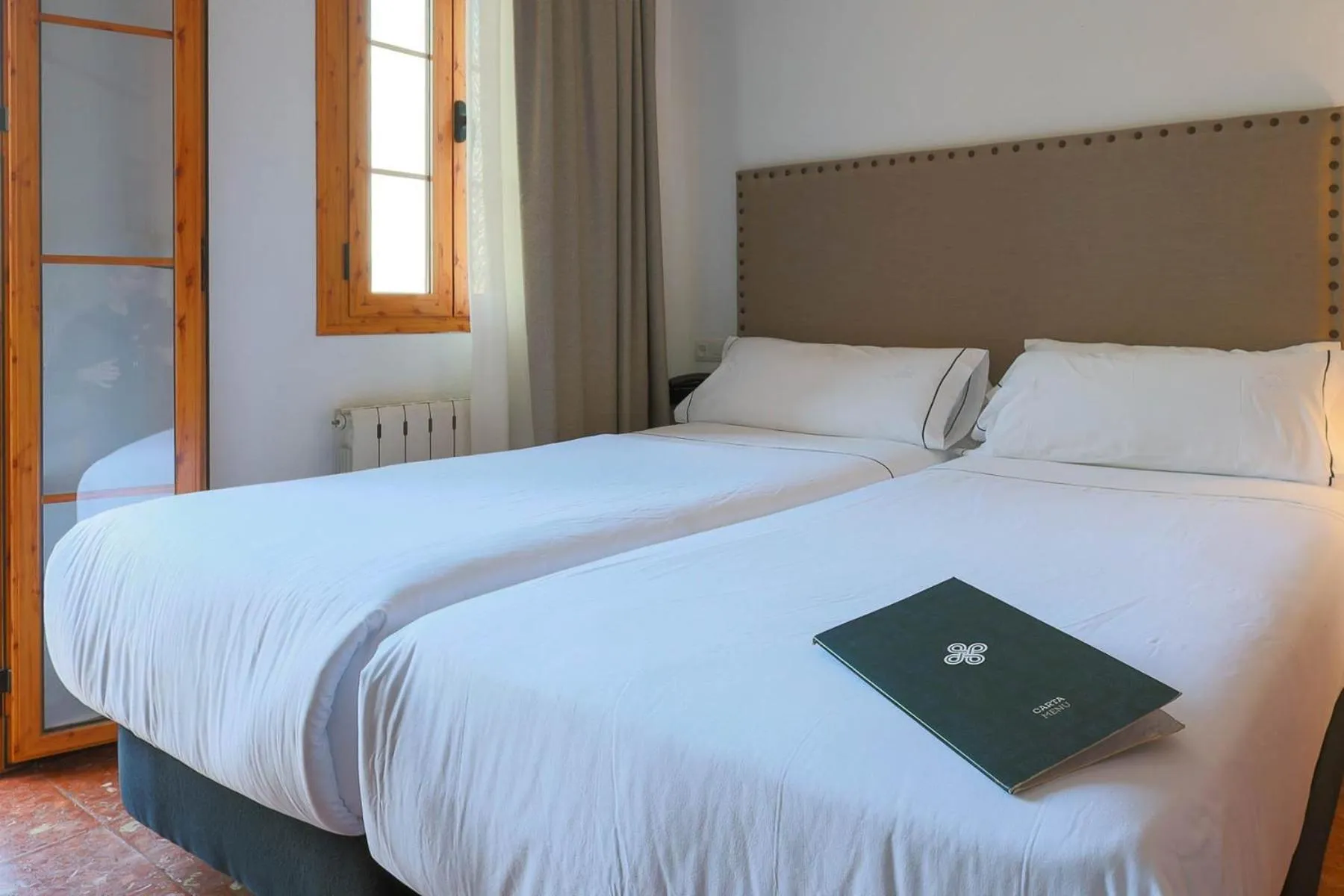 Photo of the whole room, Bed in Tugasa El Almendral