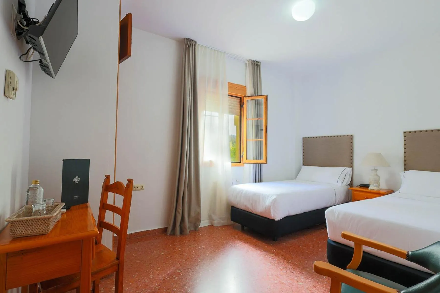 Street view, Bed in Tugasa El Almendral