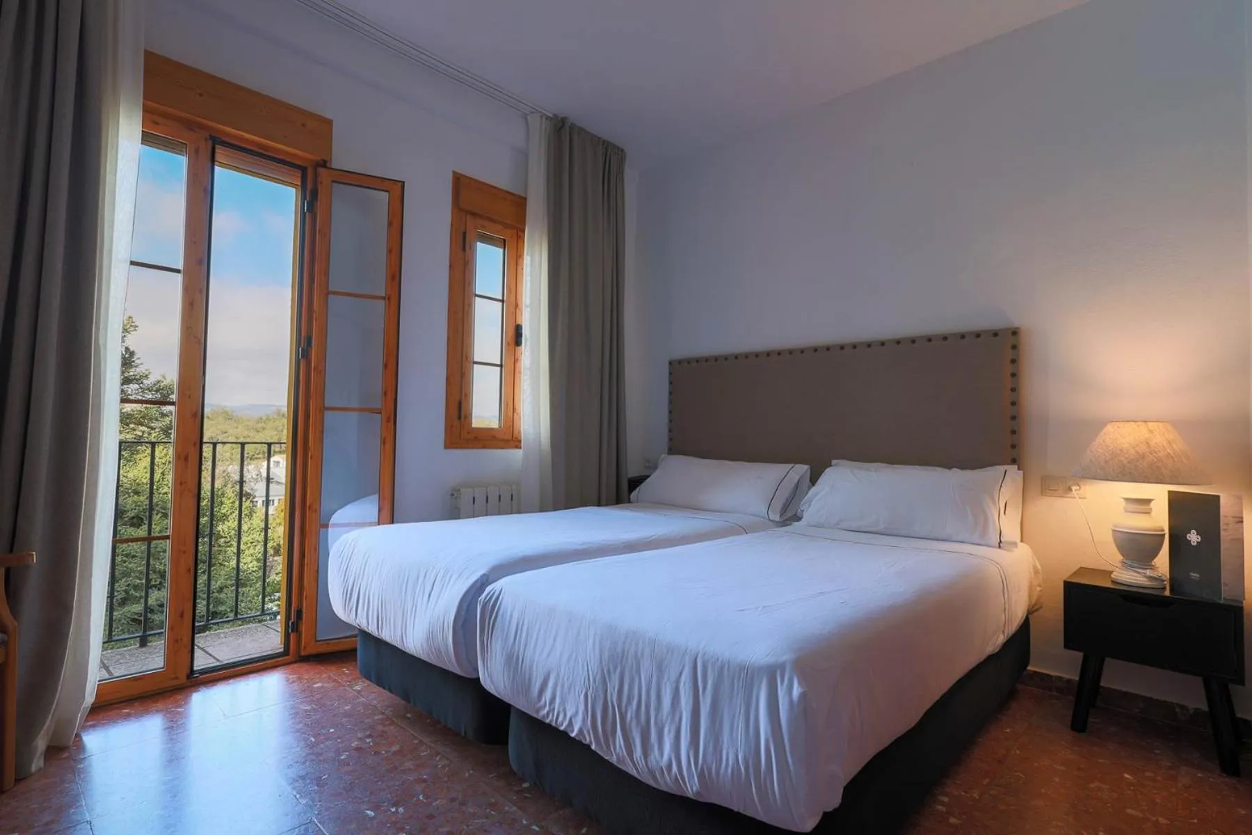 Photo of the whole room, Bed in Tugasa El Almendral