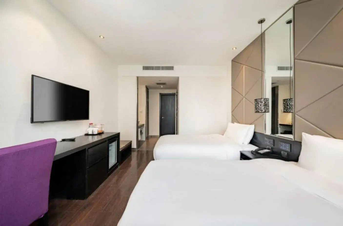 Superior Twin Room in Juyue hotel Hongqiao Airport Superior Twin Room in Juyue hotel Hongqiao Airport