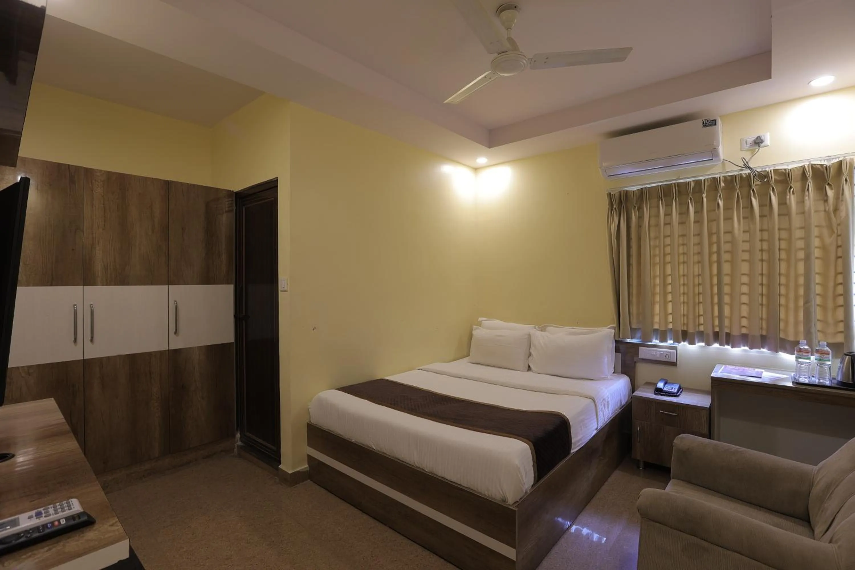 Bedroom, Bed in Hotel Parkview Inn