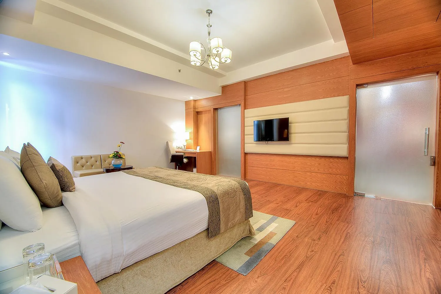 Bed in Best Western Summerlea