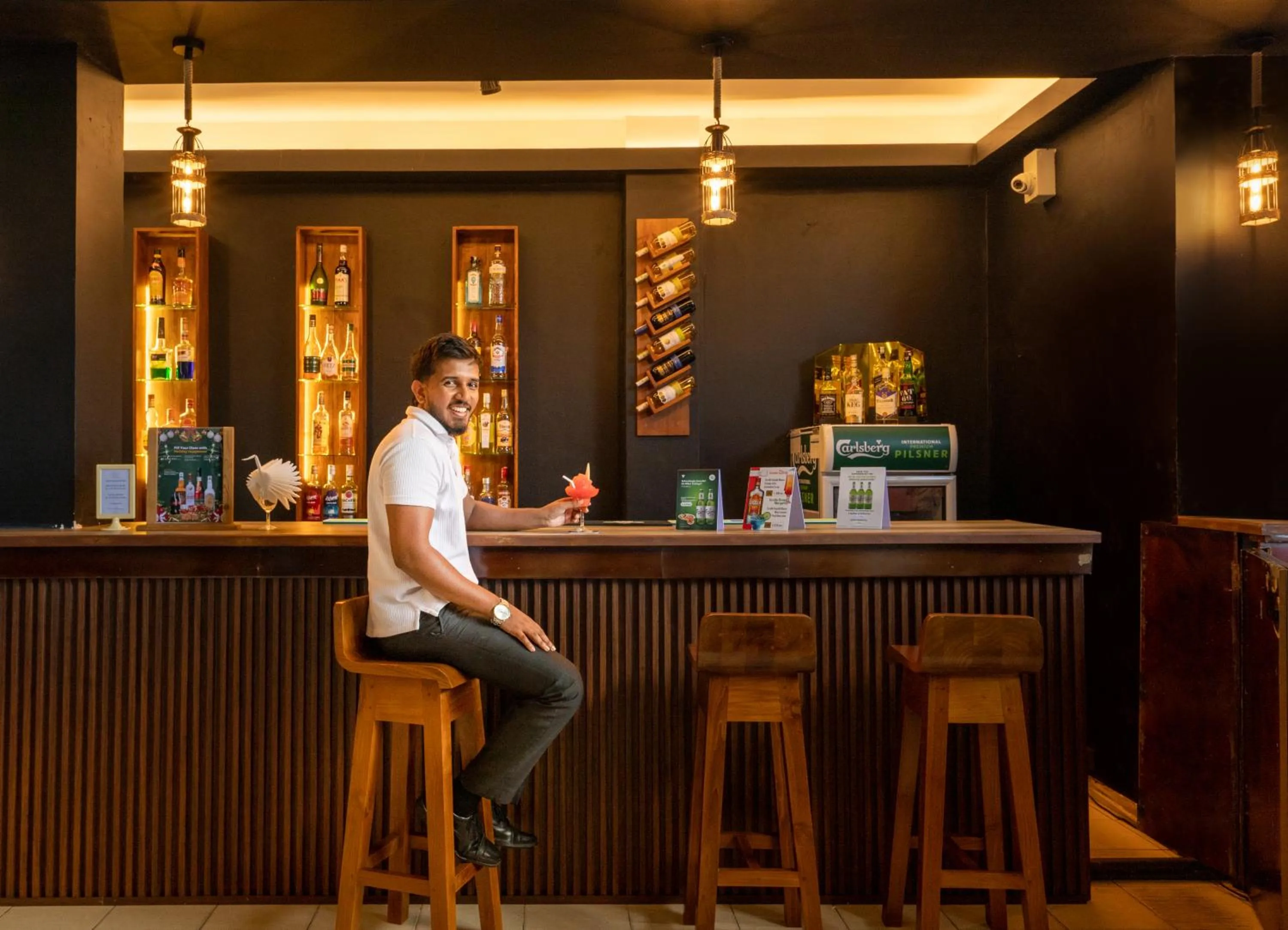 Restaurant/places to eat in Kandyan Reach Hotel