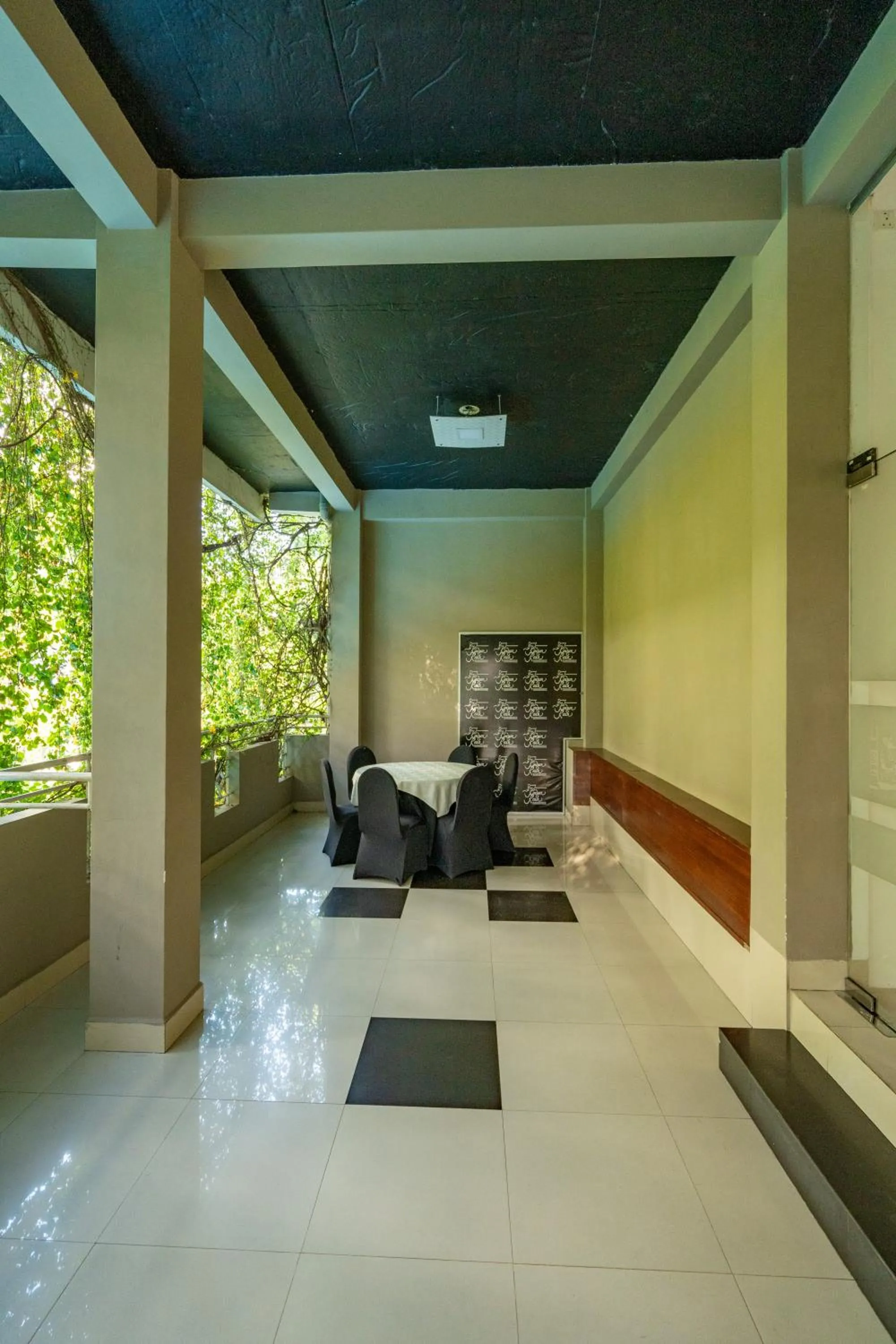 Seating area in Kandyan Reach Hotel
