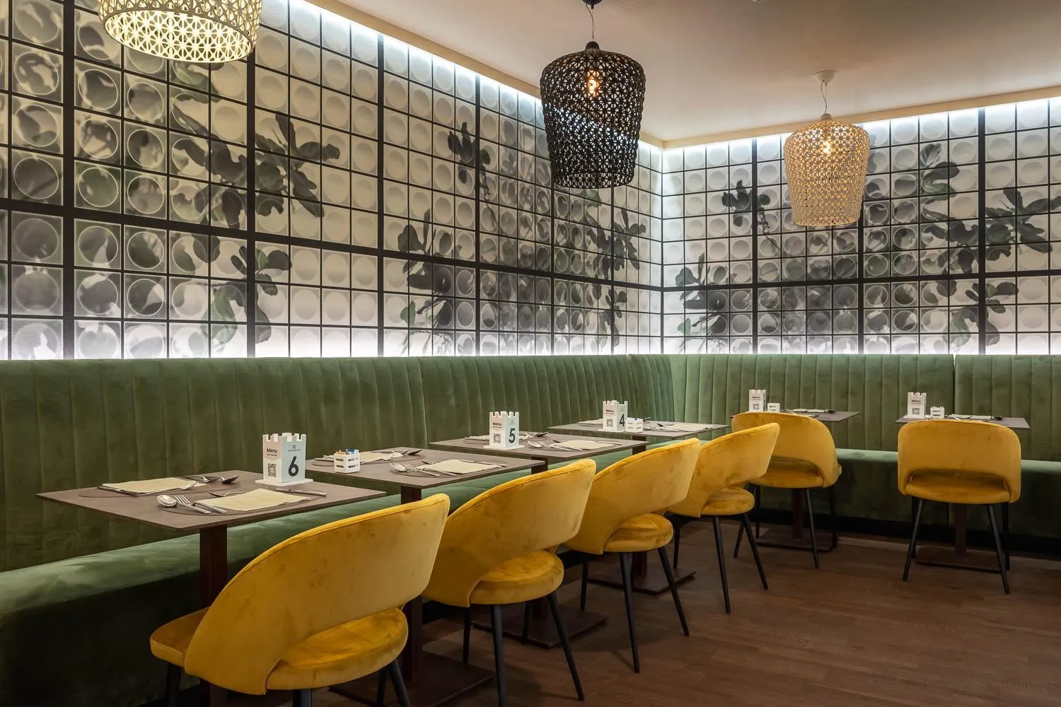 Restaurant/places to eat in Hotel Castello