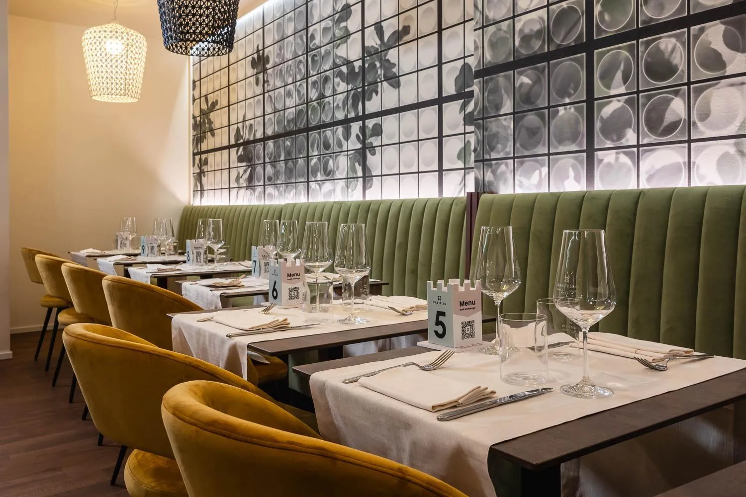 Restaurant/places to eat in Hotel Castello