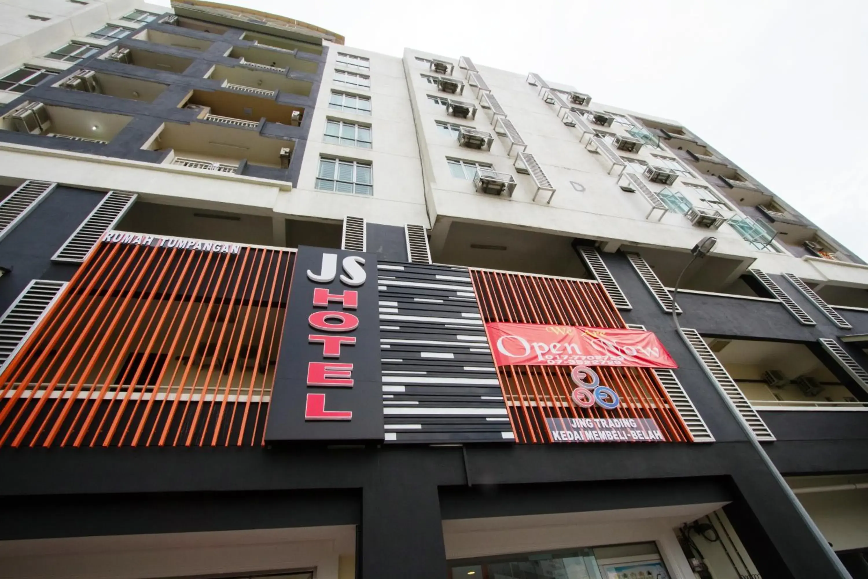 Facade/entrance in JS Hotel Facade/entrance in JS Hotel